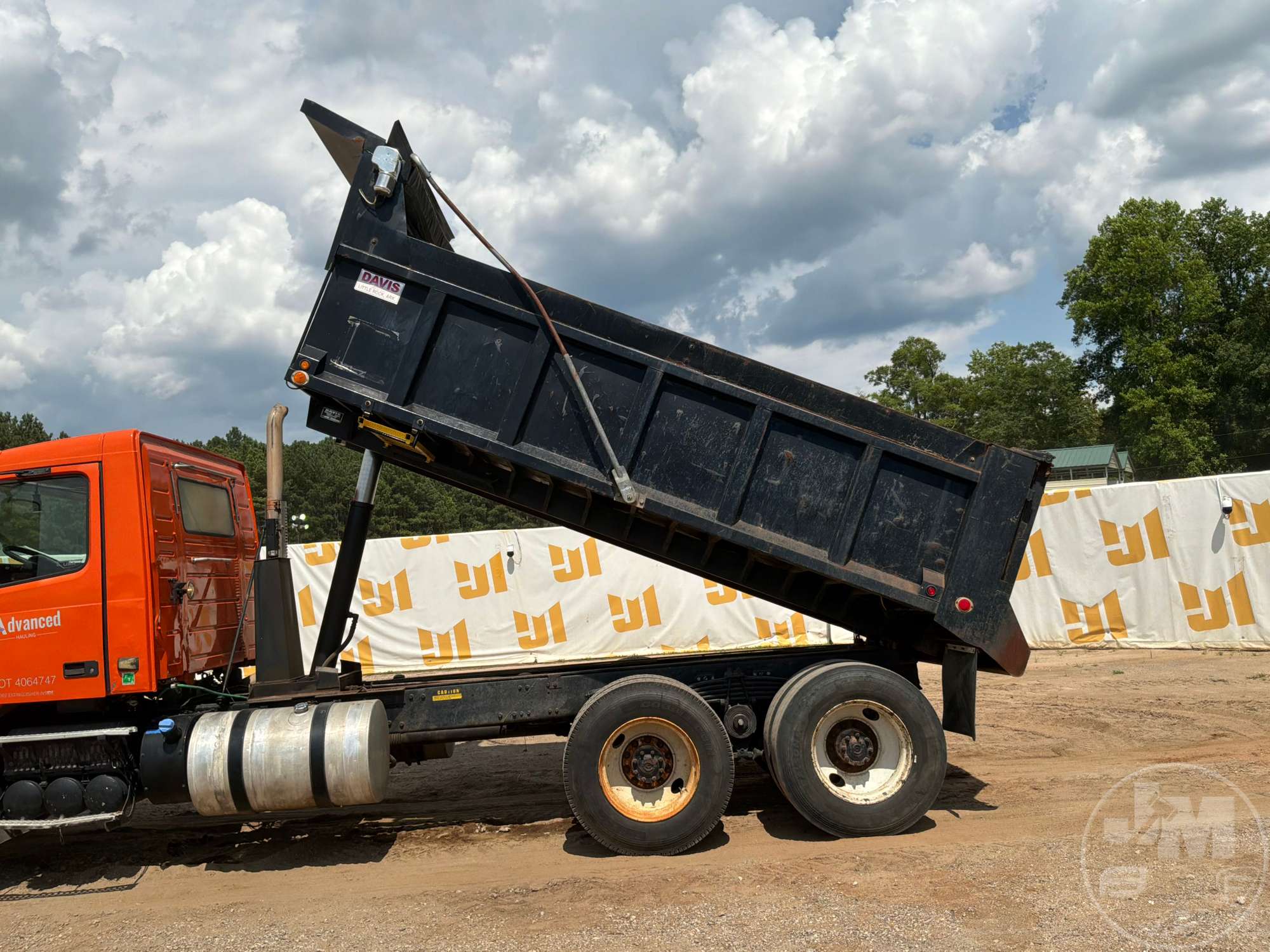 2014 Volvo VHD