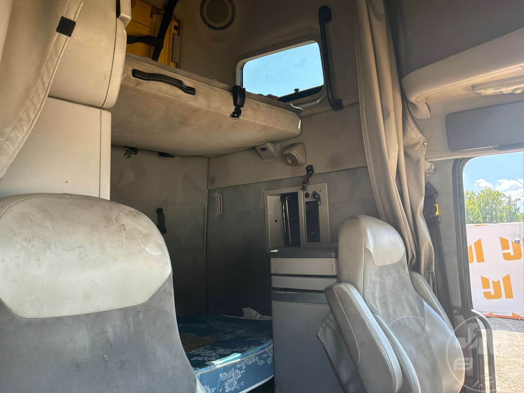 2012 Volvo VNL