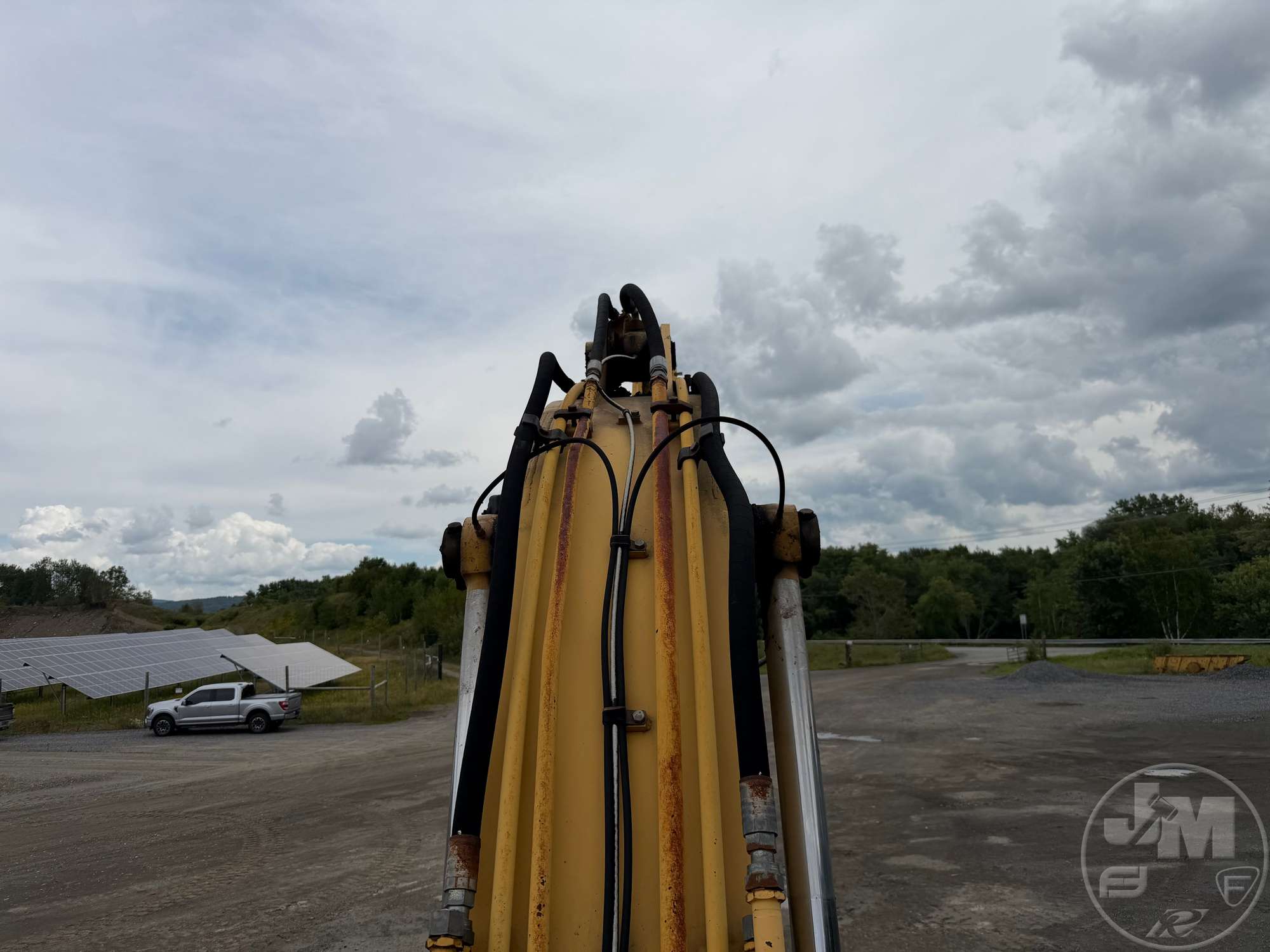 2001 John Deere 230 LC