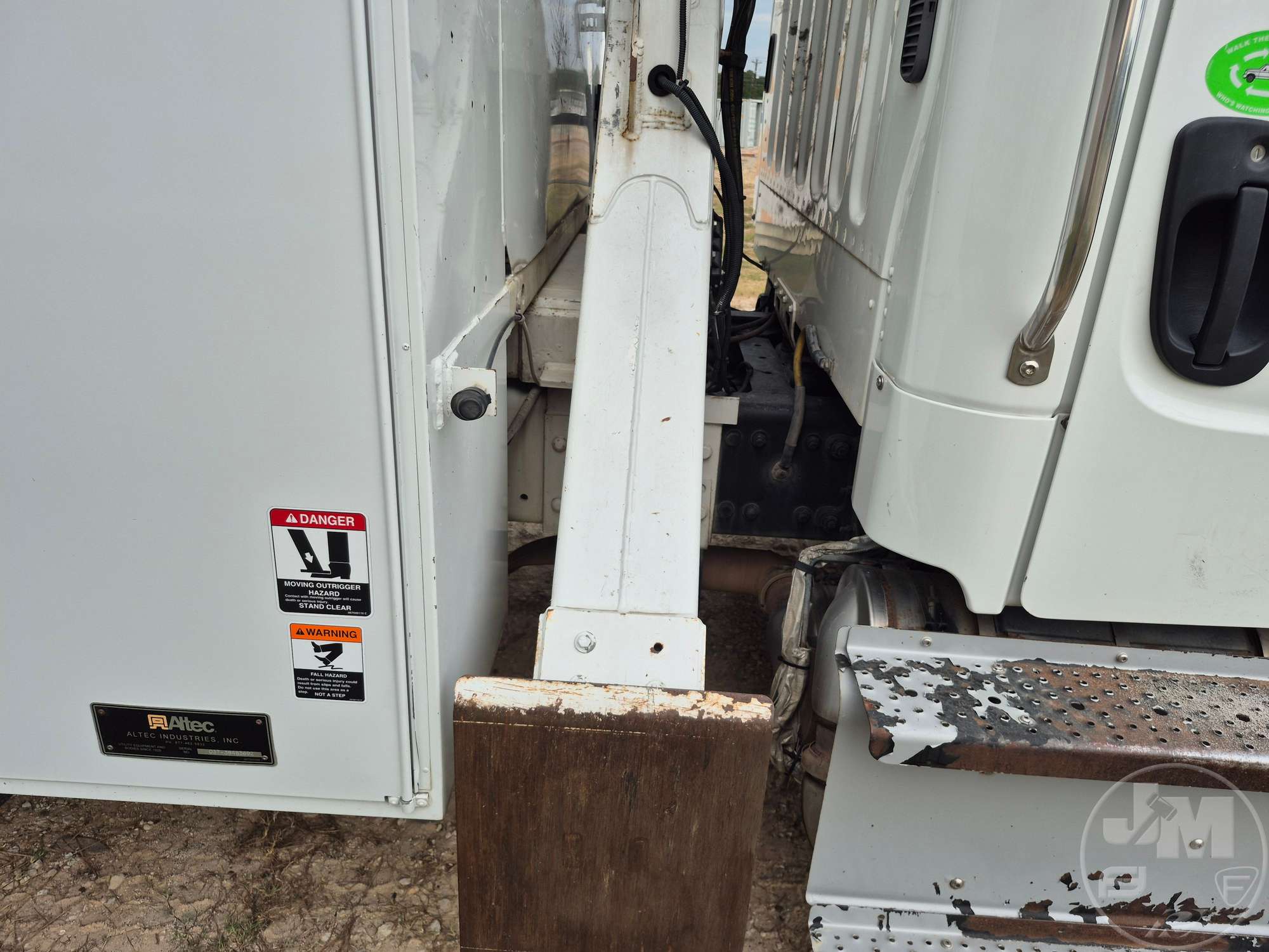 2016 Freightliner M2