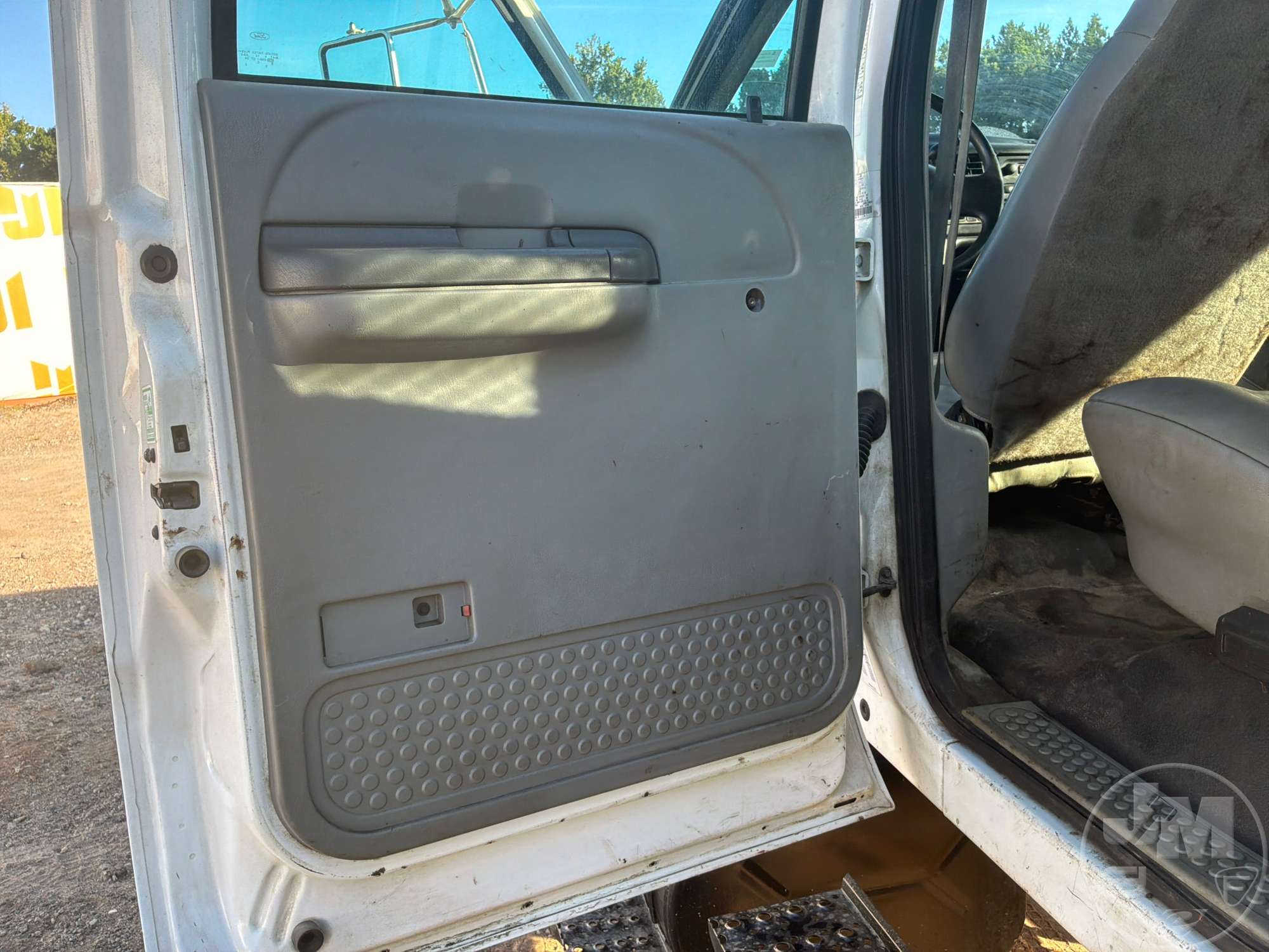 2009 Ford F-750 CREW CAB