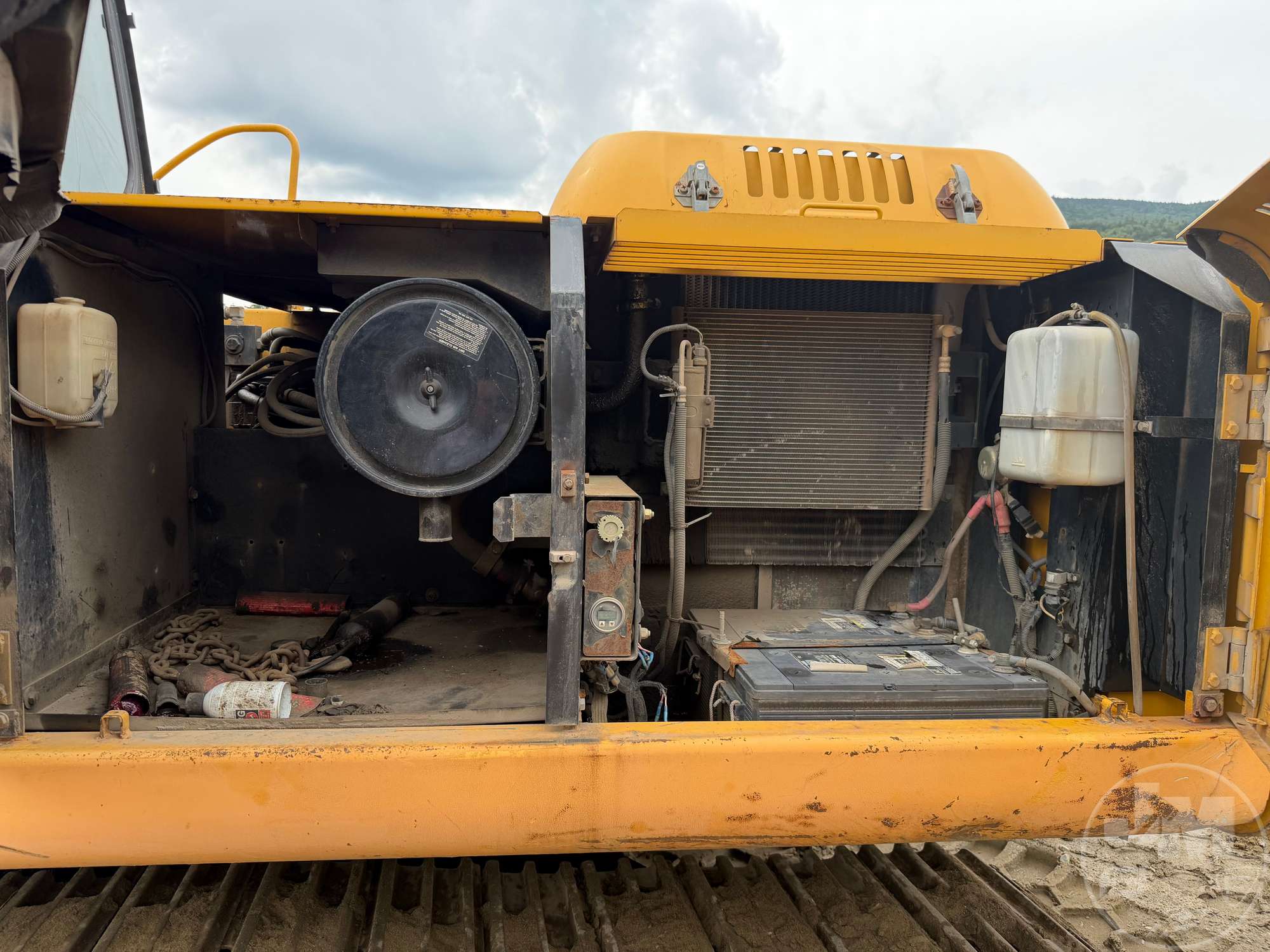 2004 John Deere 270C LC
