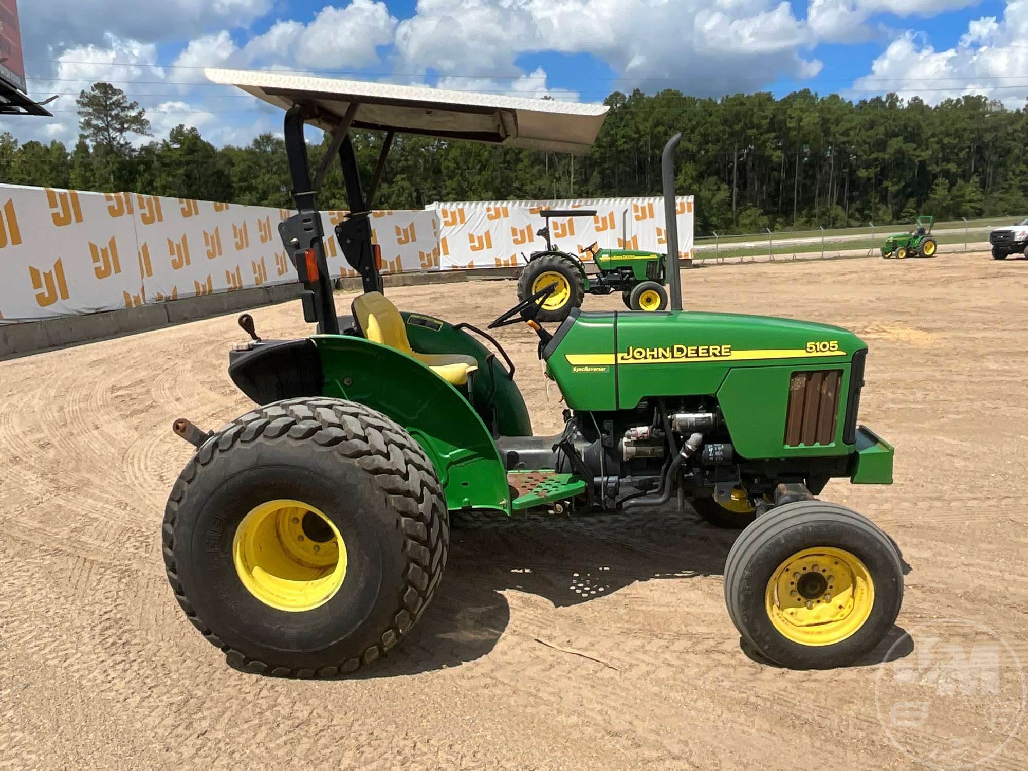 0 John Deere 5105