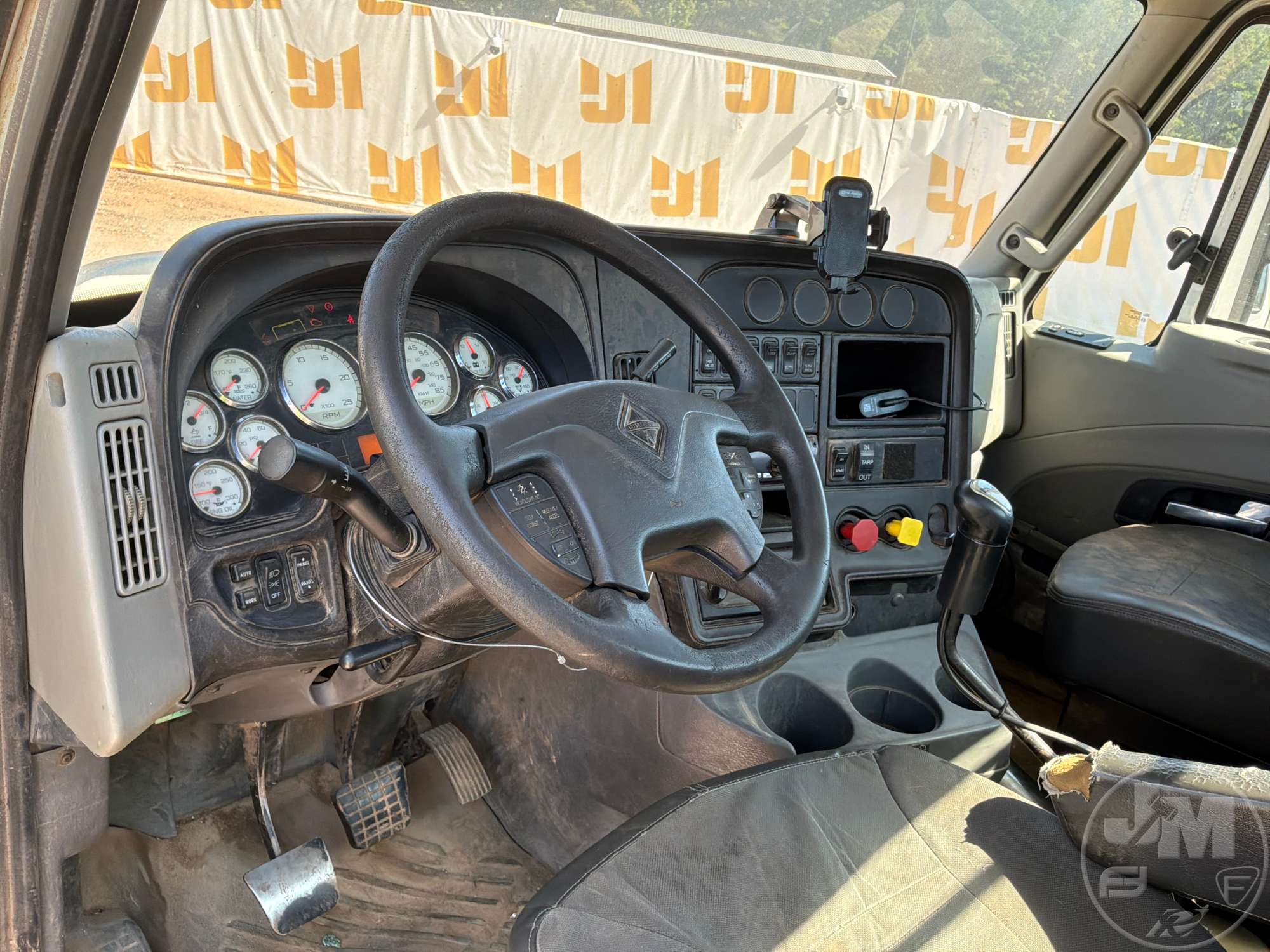 2015 International LF687