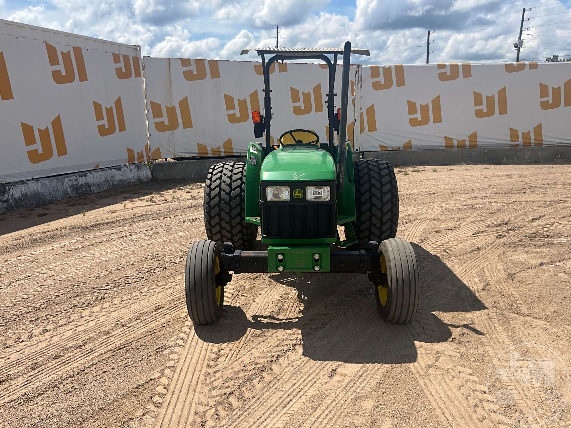 0 John Deere 5105