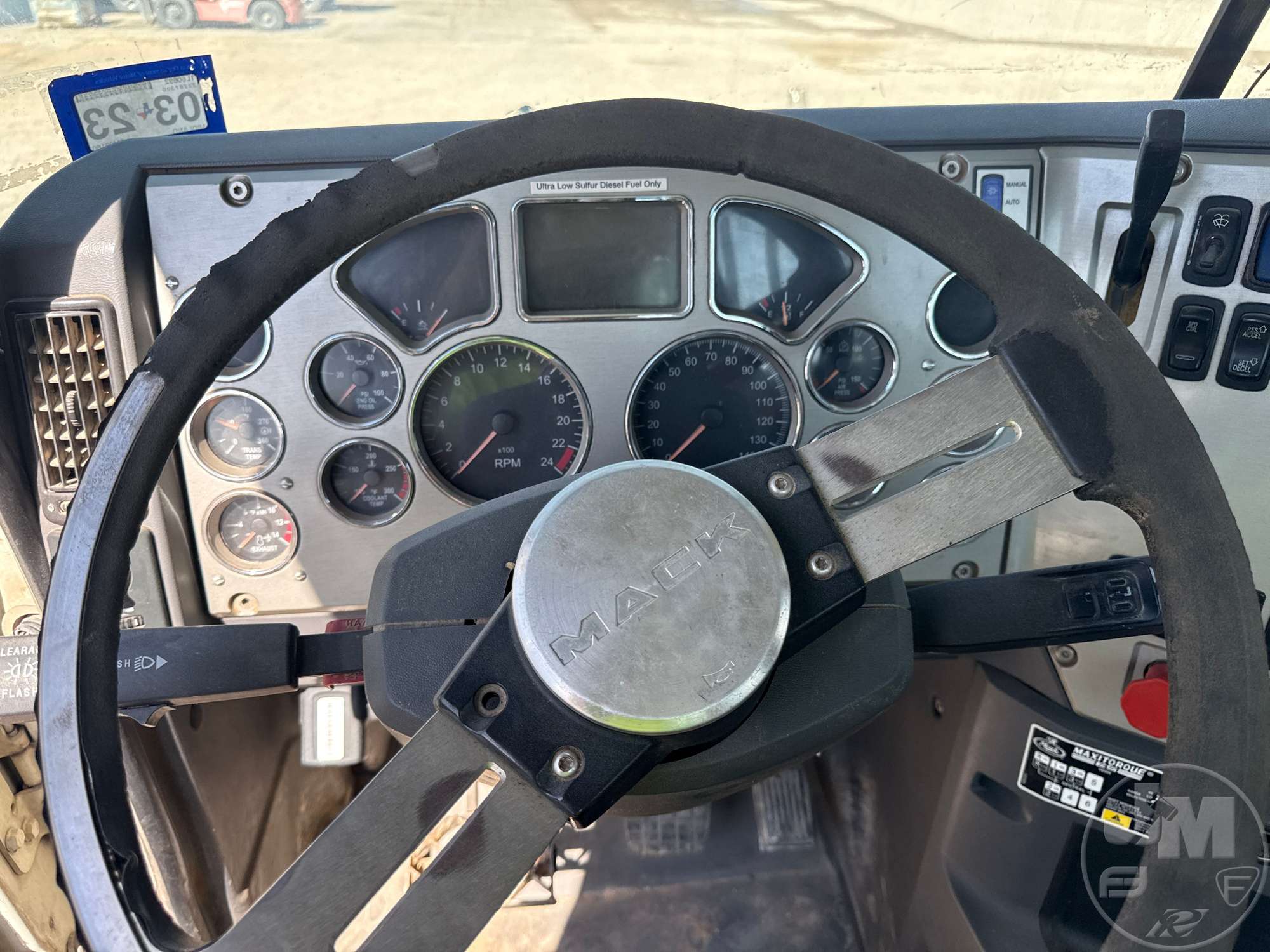 2015 Mack GU713