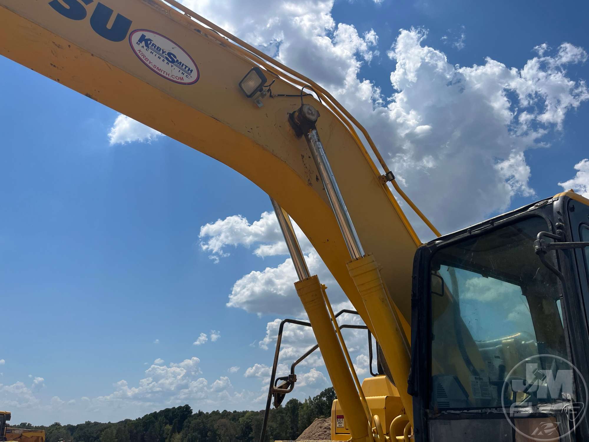 2022 Komatsu PC240LC-11