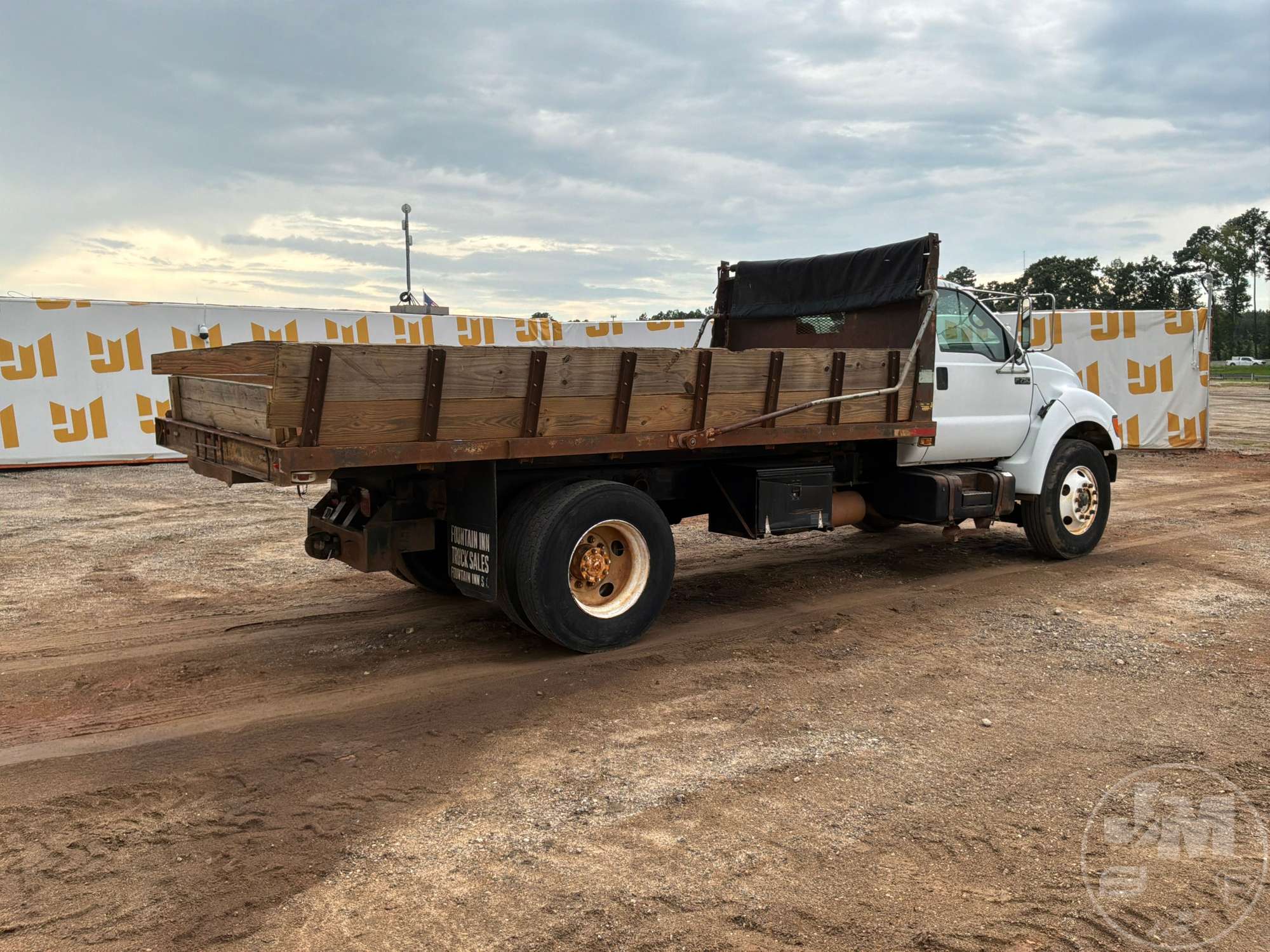 2000 Ford F-750