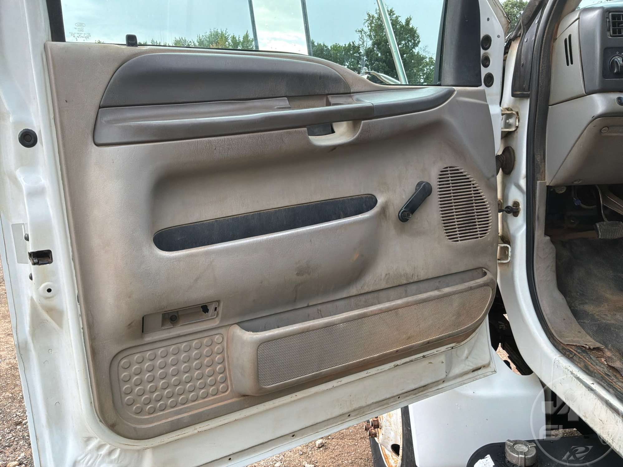 2000 Ford F-750