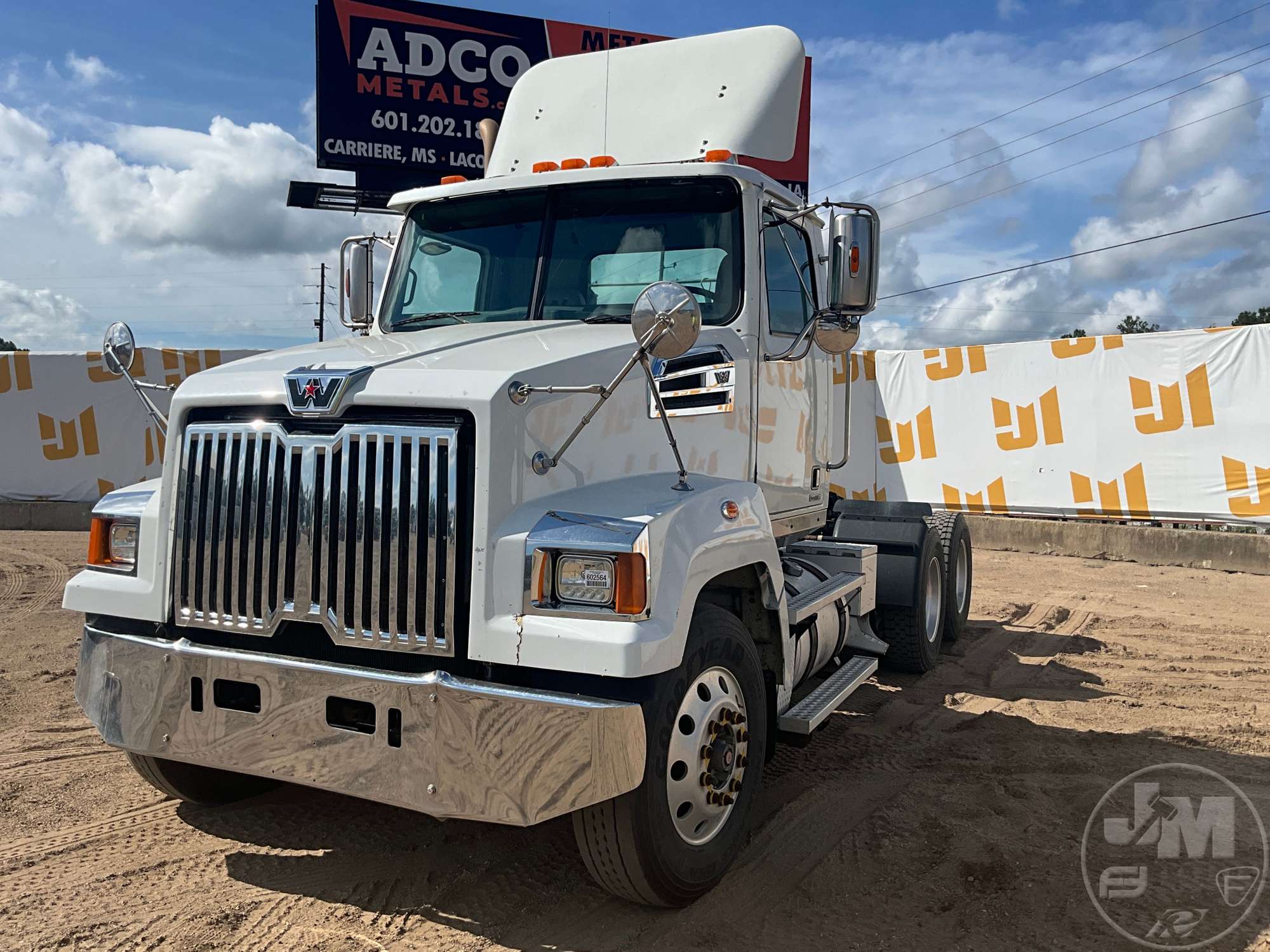 Photo of 2017 Western Star 4700SF