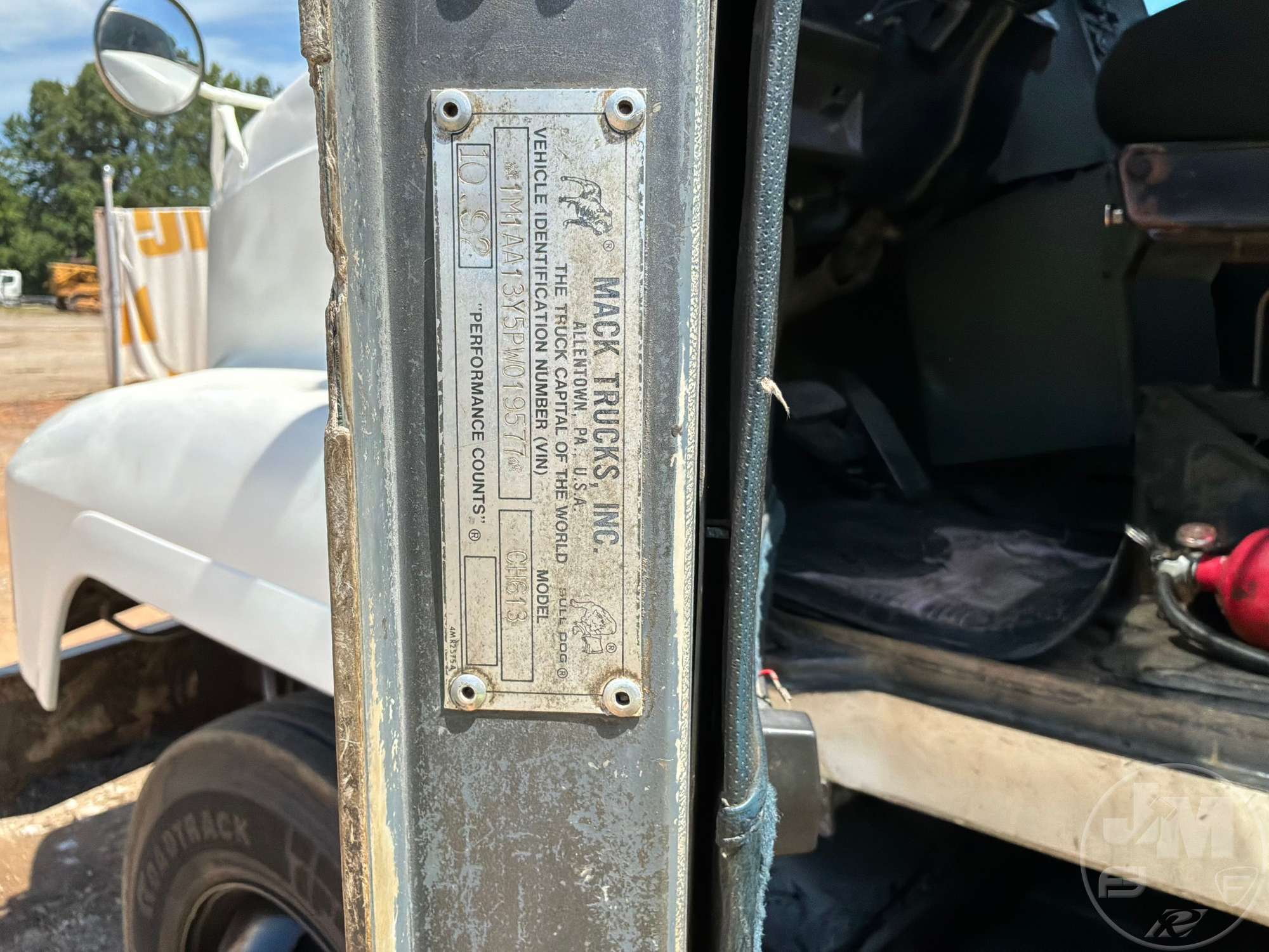 1993 Mack CH613