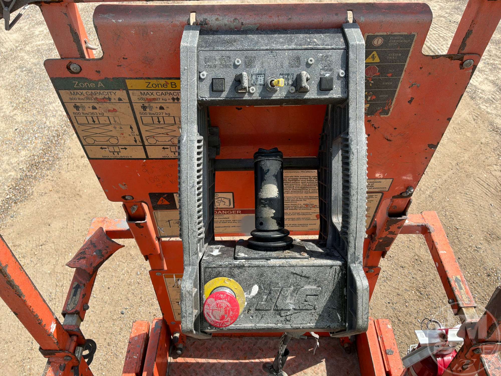 2018 JLG 2632ES