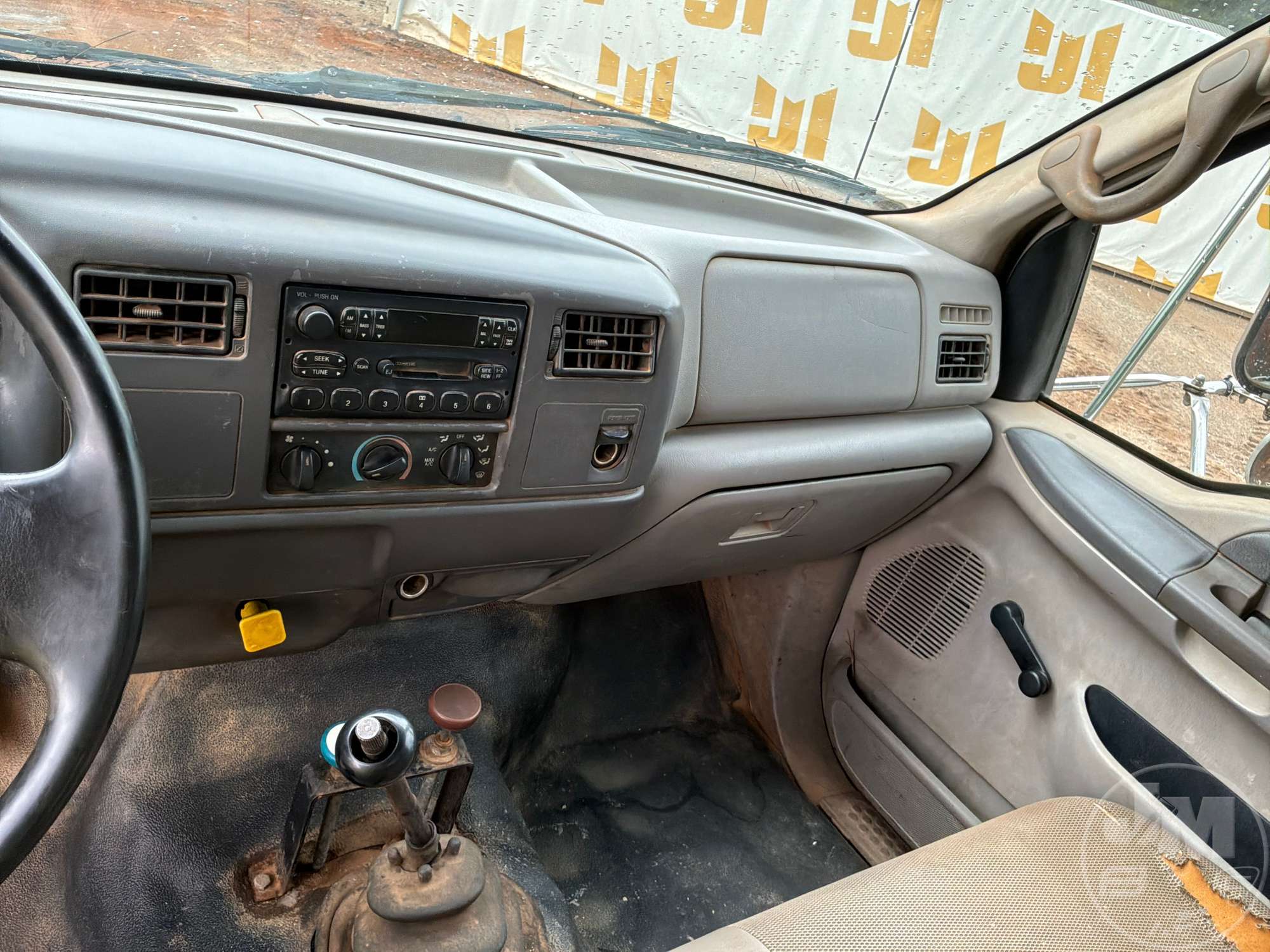 2000 Ford F-750