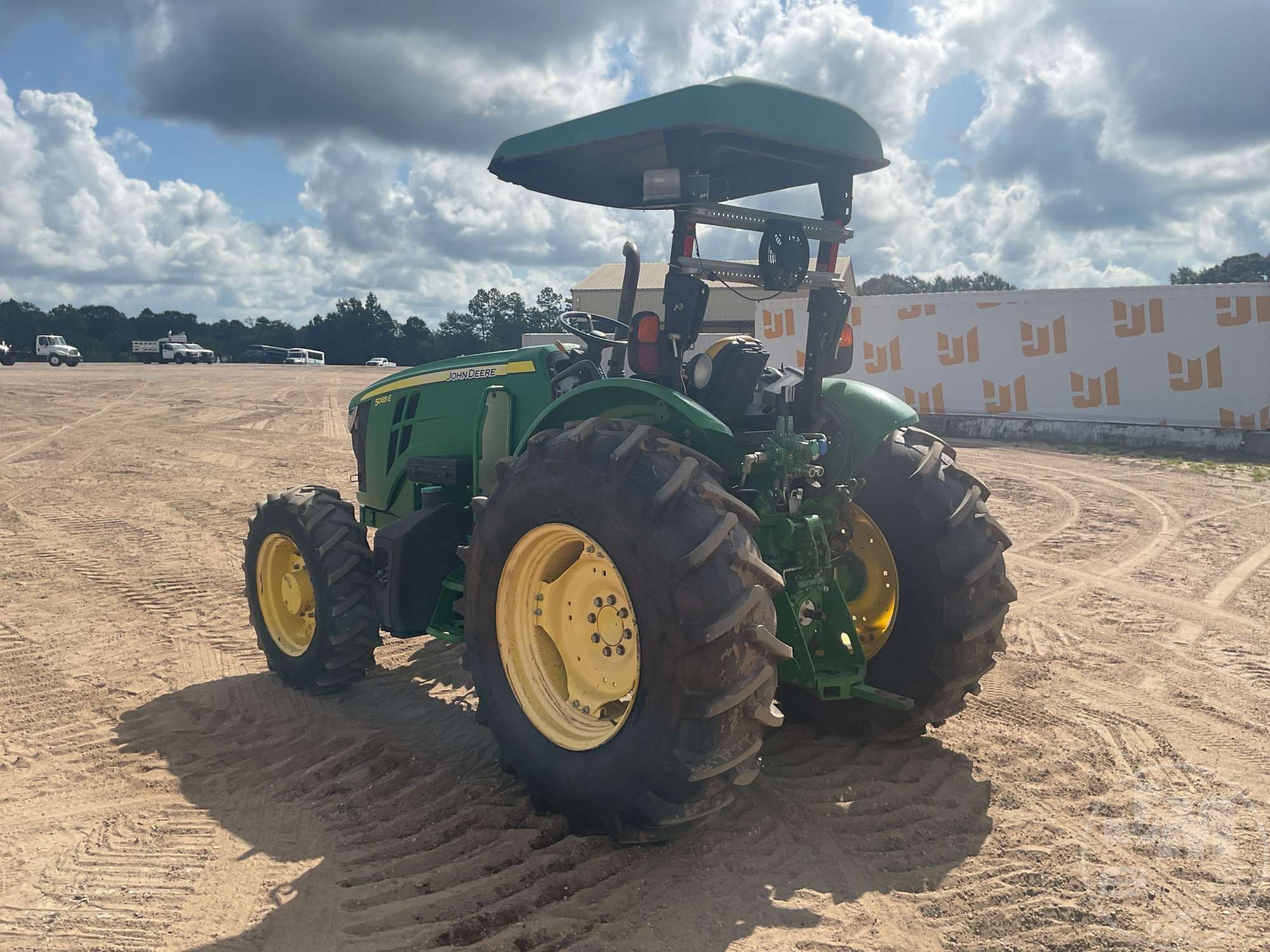 2014 John Deere 5085E