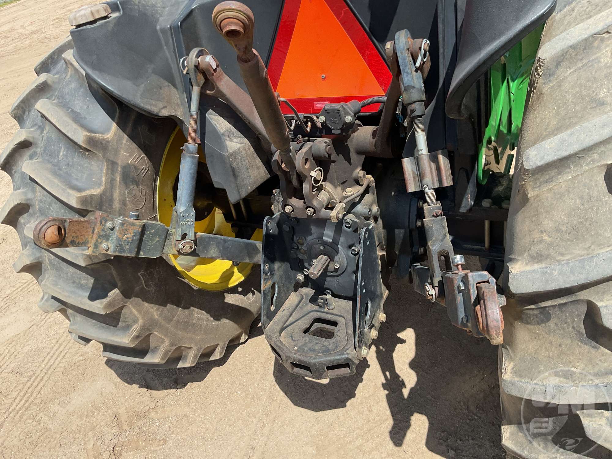 0 John Deere 5105