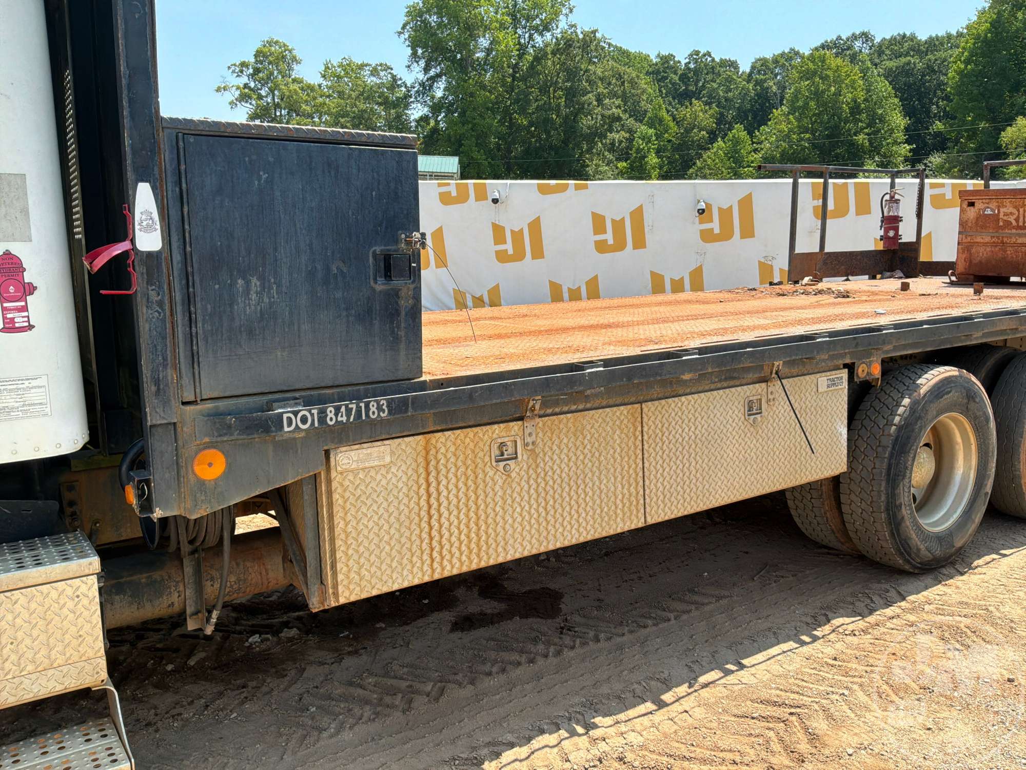 2005 Freightliner COLUMBIA