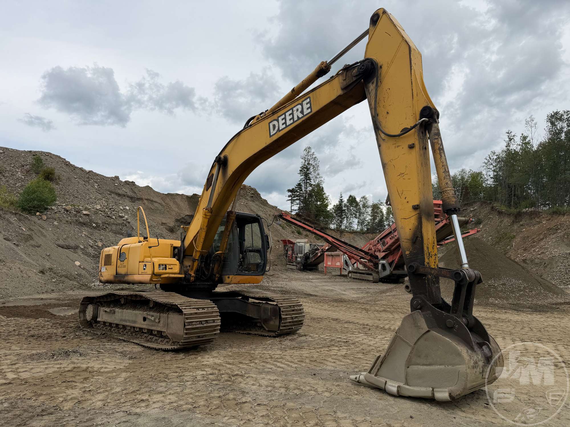 2004 John Deere 270C LC
