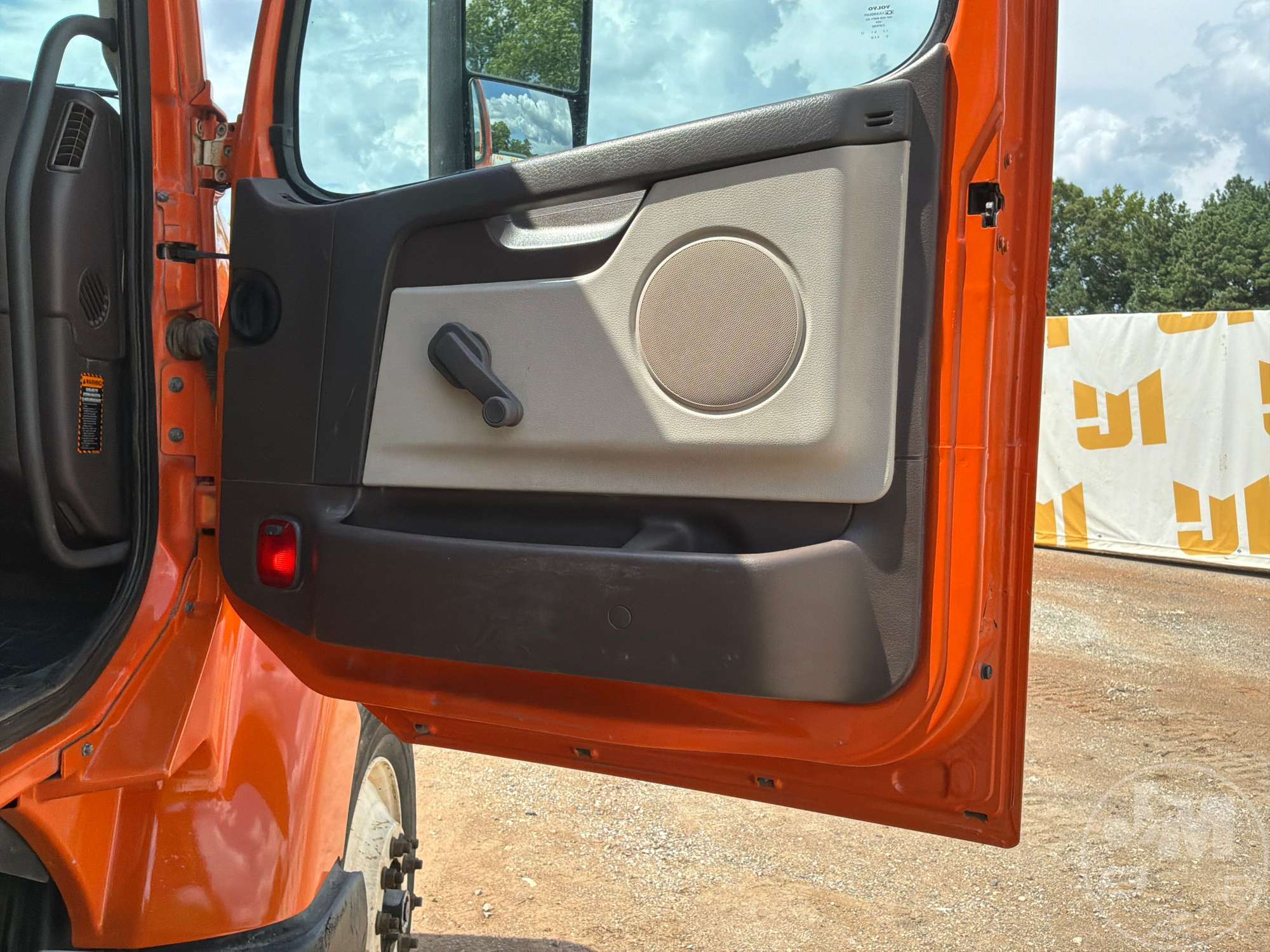 2014 Volvo VHD