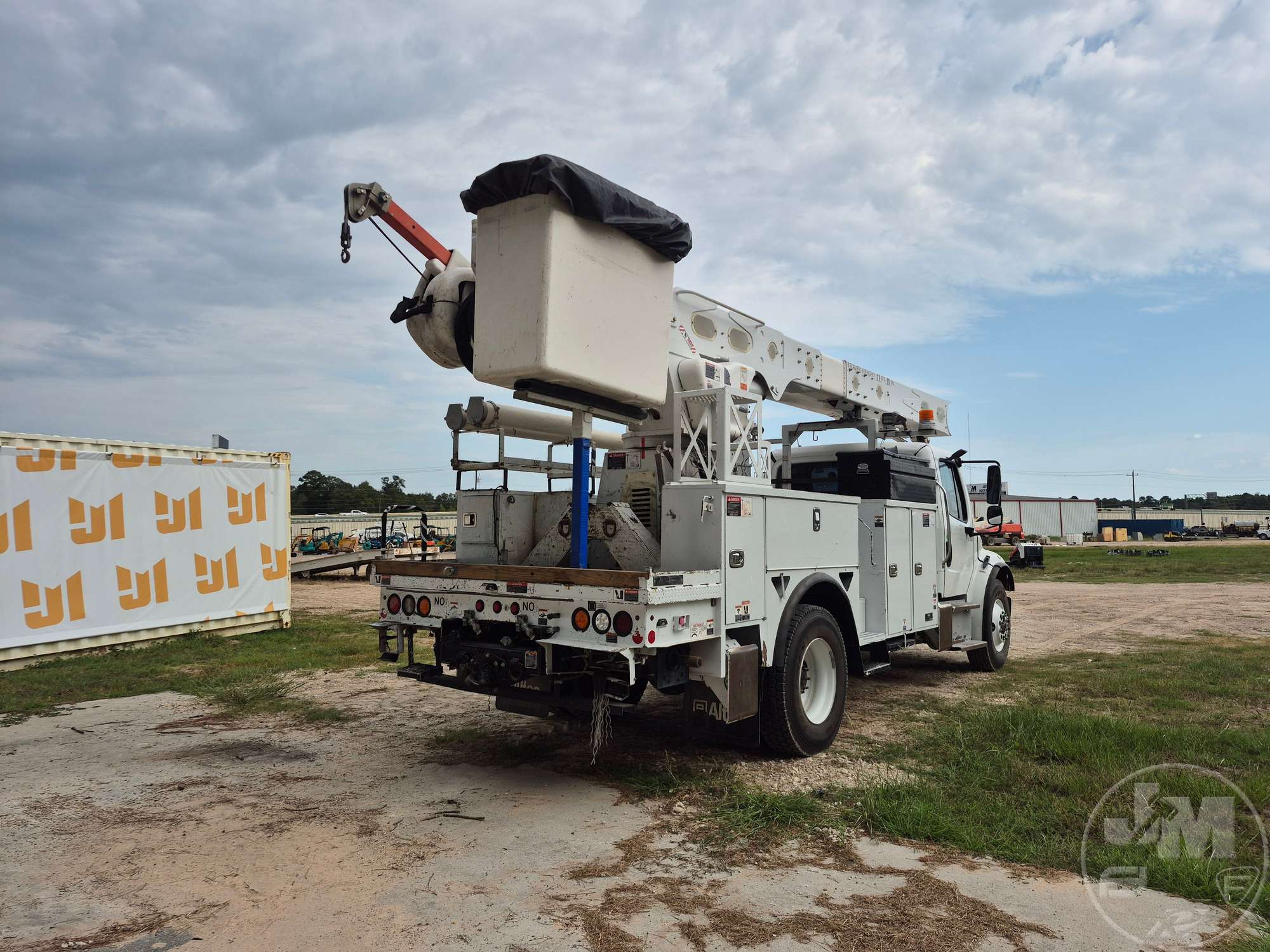 2016 Freightliner M2