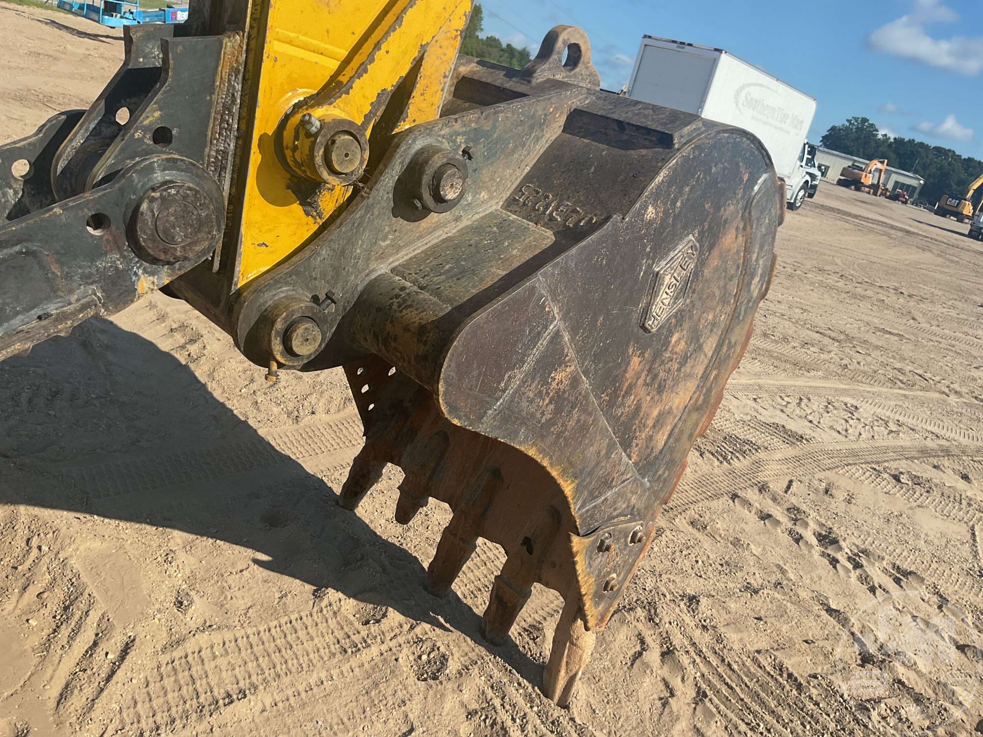 2017 Komatsu PC170LC-11