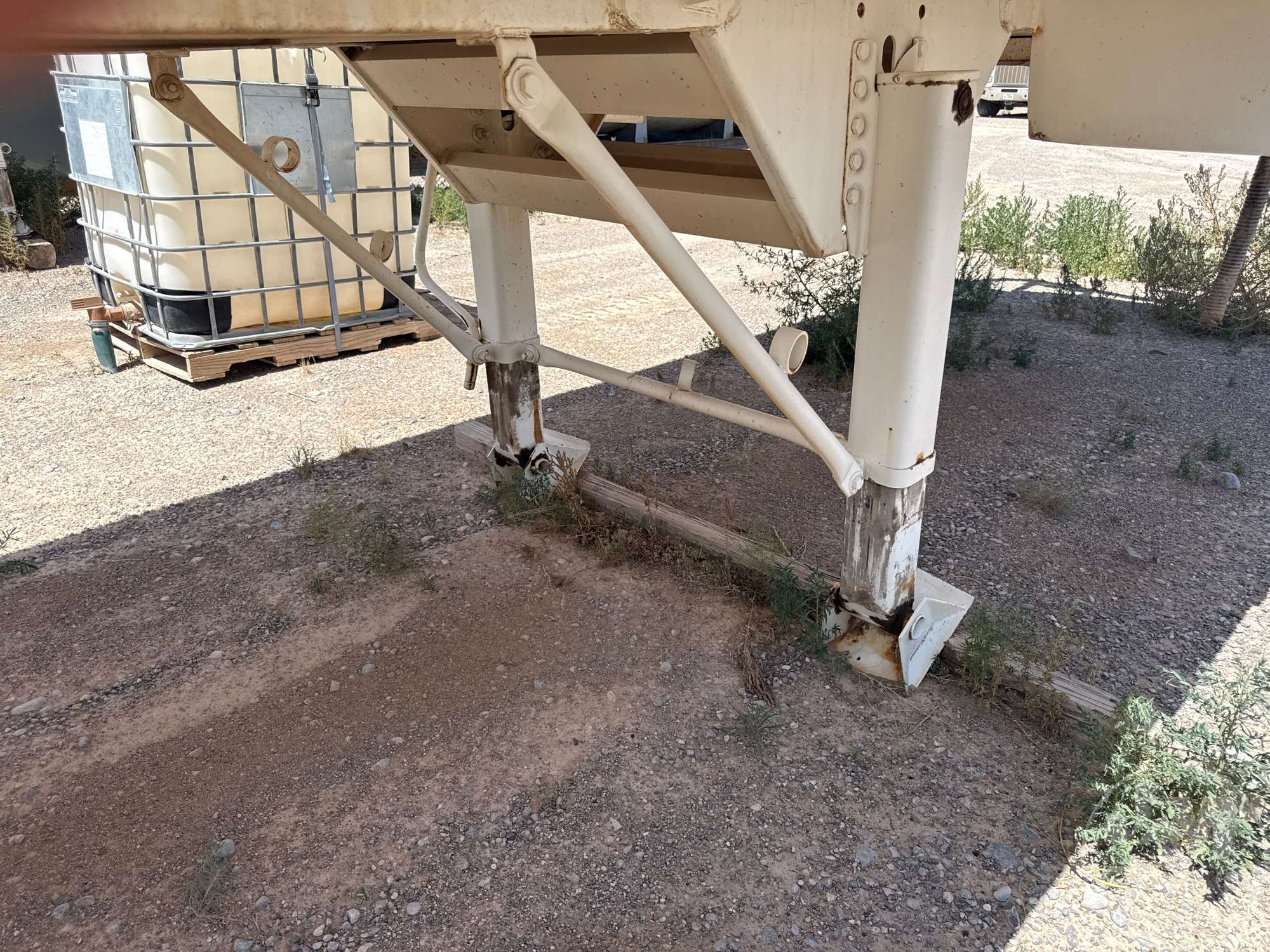 2011 Dragon VAC TANK TRAILER