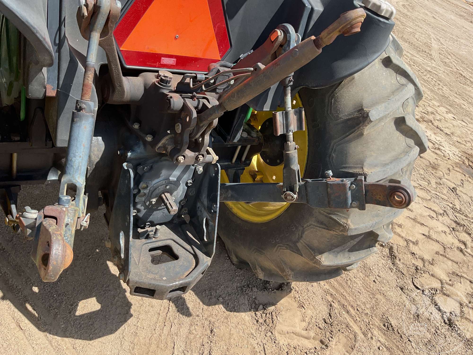 0 John Deere 5105