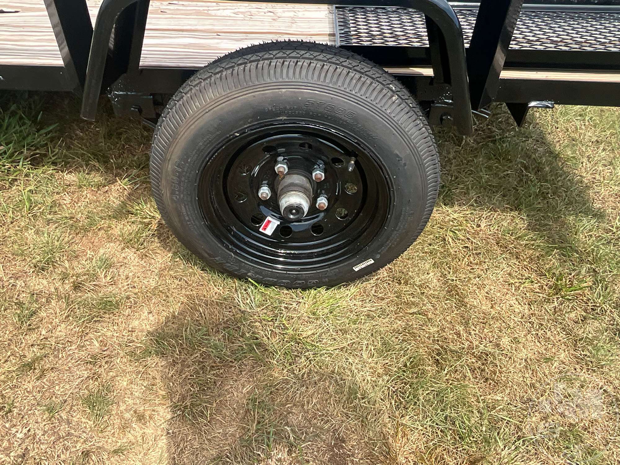 2027 TRIPLE CROWN TRAILERS, INC LD5X8S10O