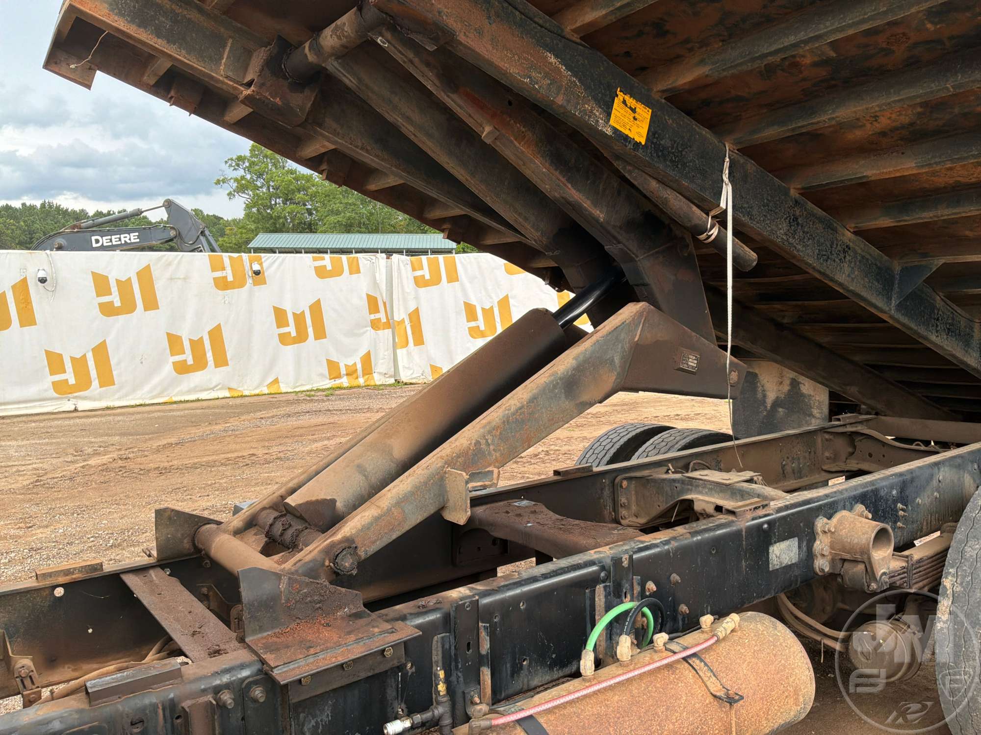 2000 Ford F-750