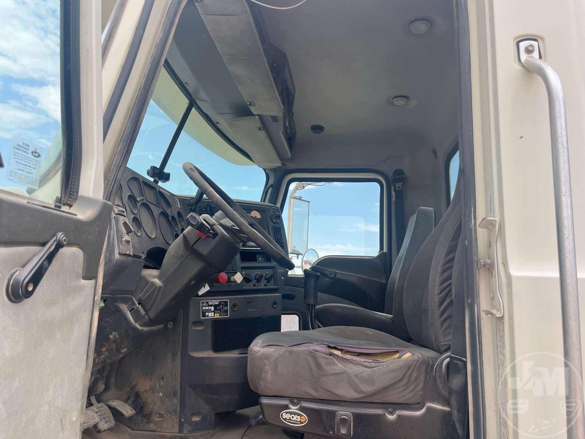 2013 Mack GU713