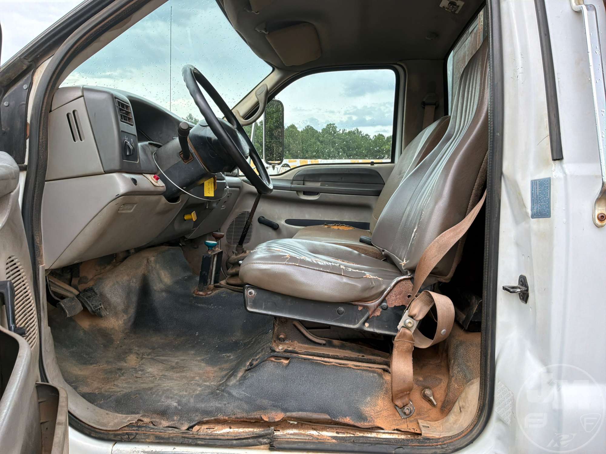 2000 Ford F-750