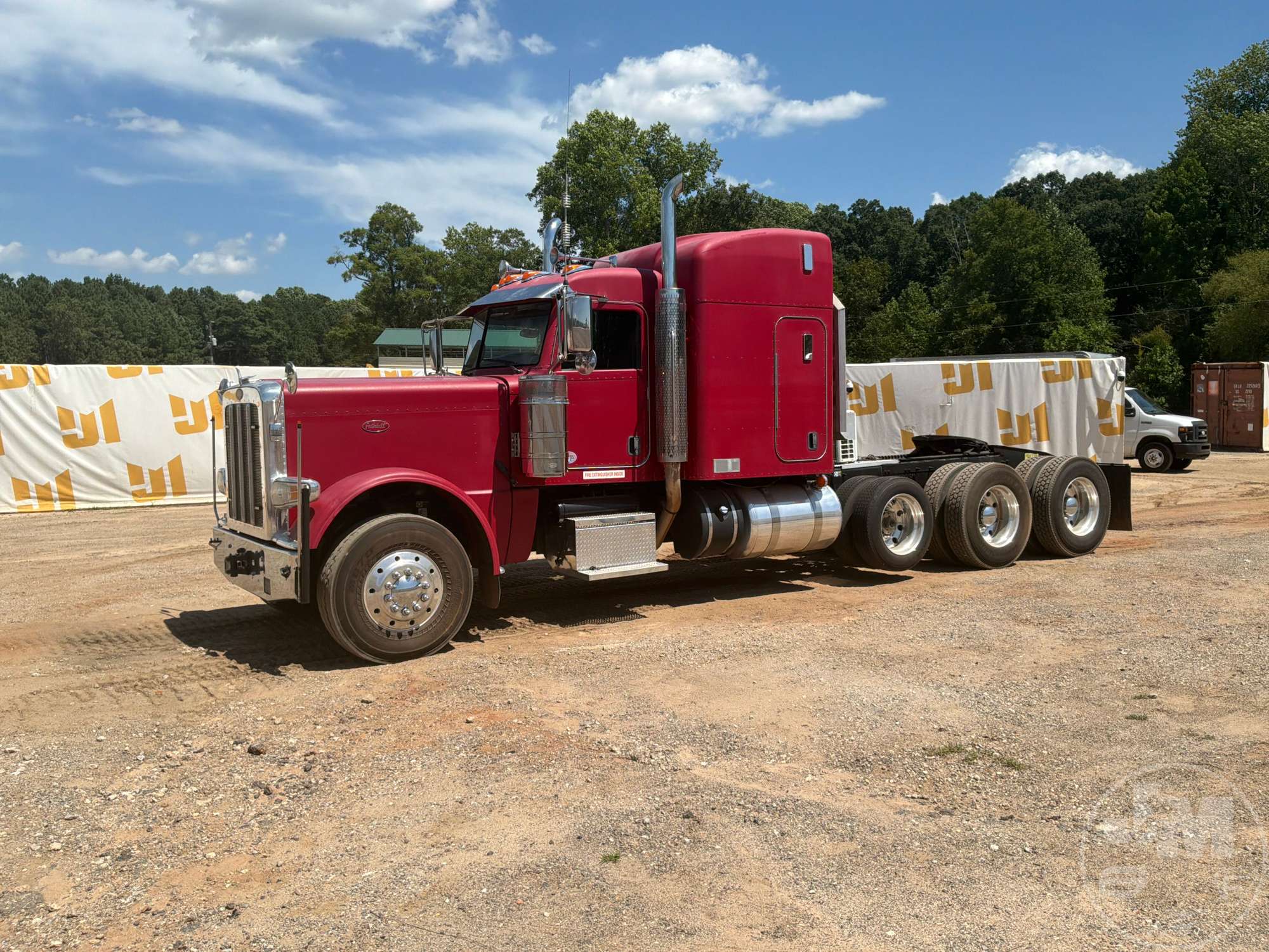 Photo of 2016 Peterbilt 389
