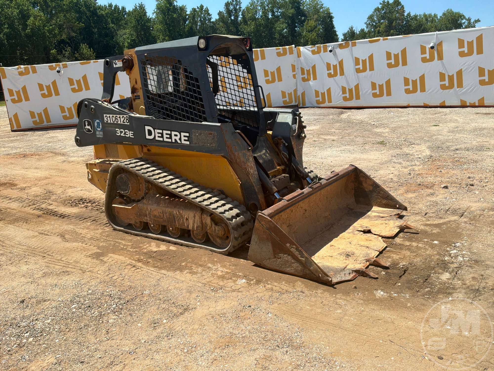 2016 John Deere 323E