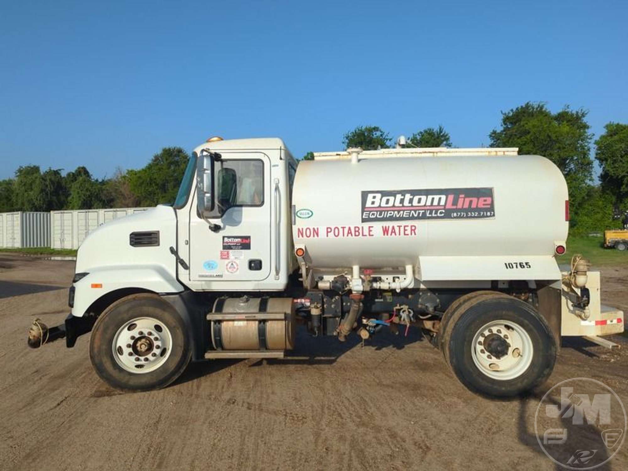 Photo of 2023 Mack MD642R