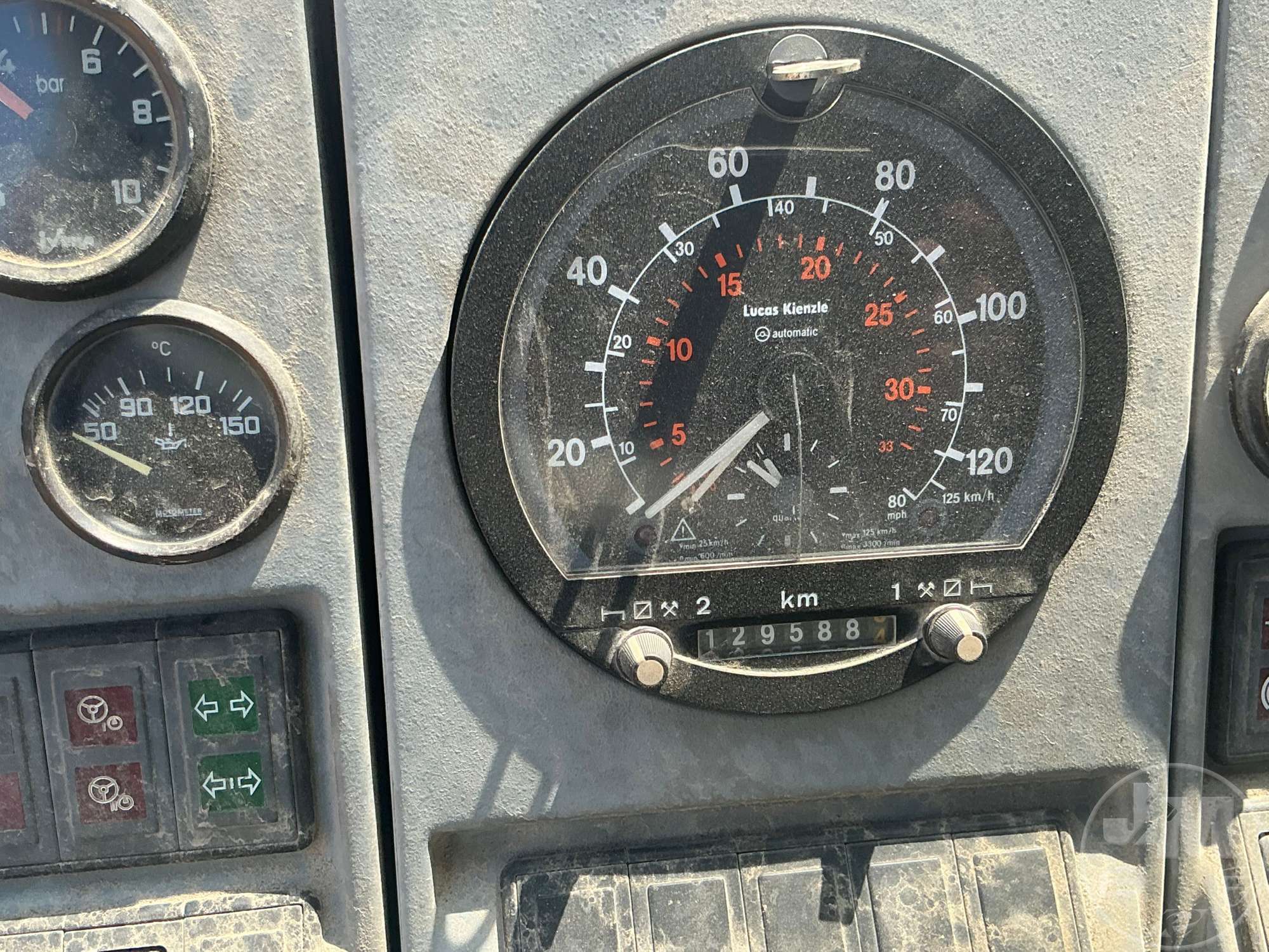 2000 Grove GMK5210