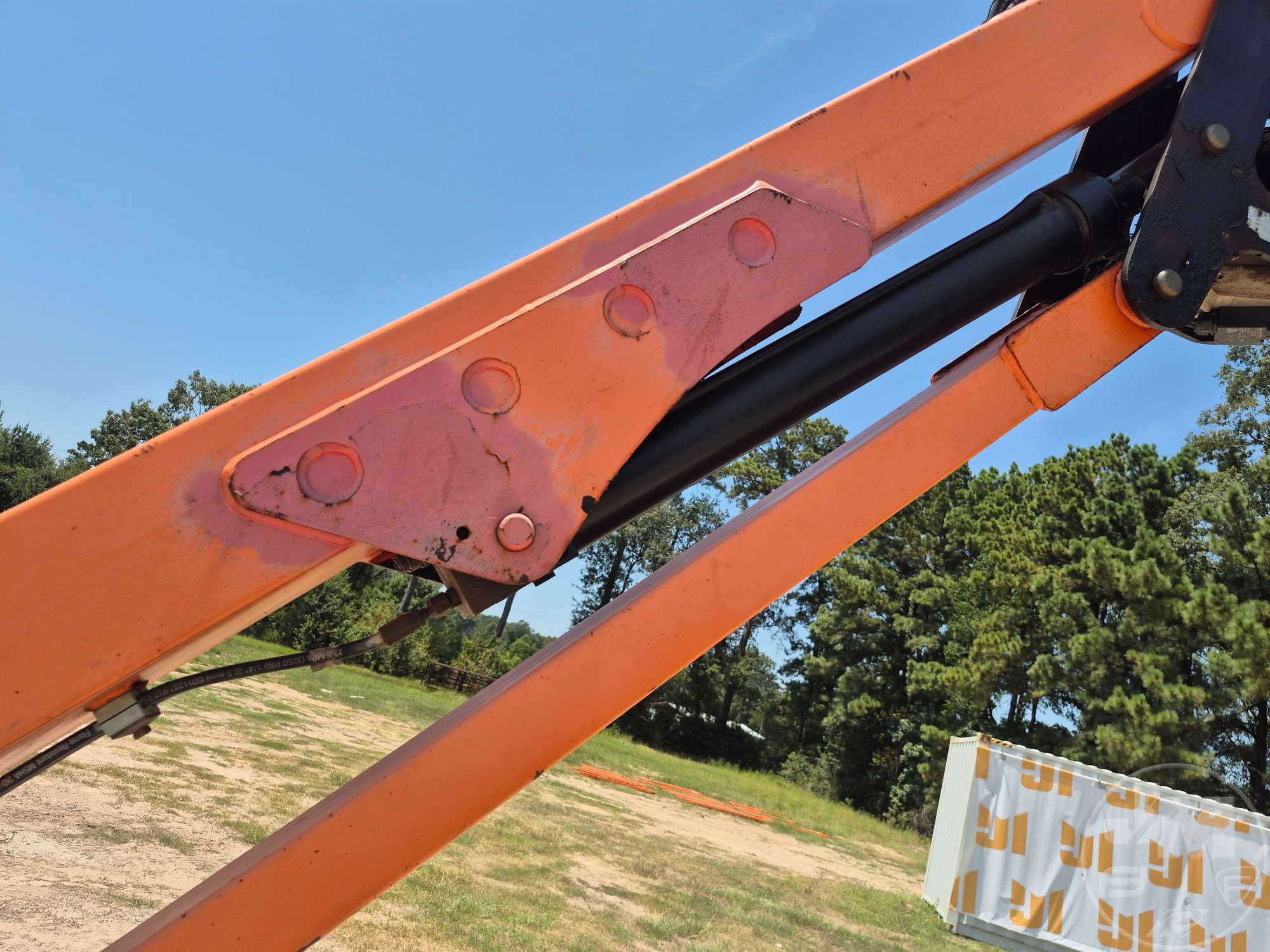 2013 JLG 1200SJP