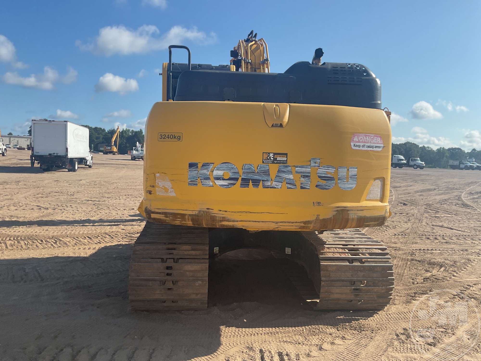 2017 Komatsu PC170LC-11