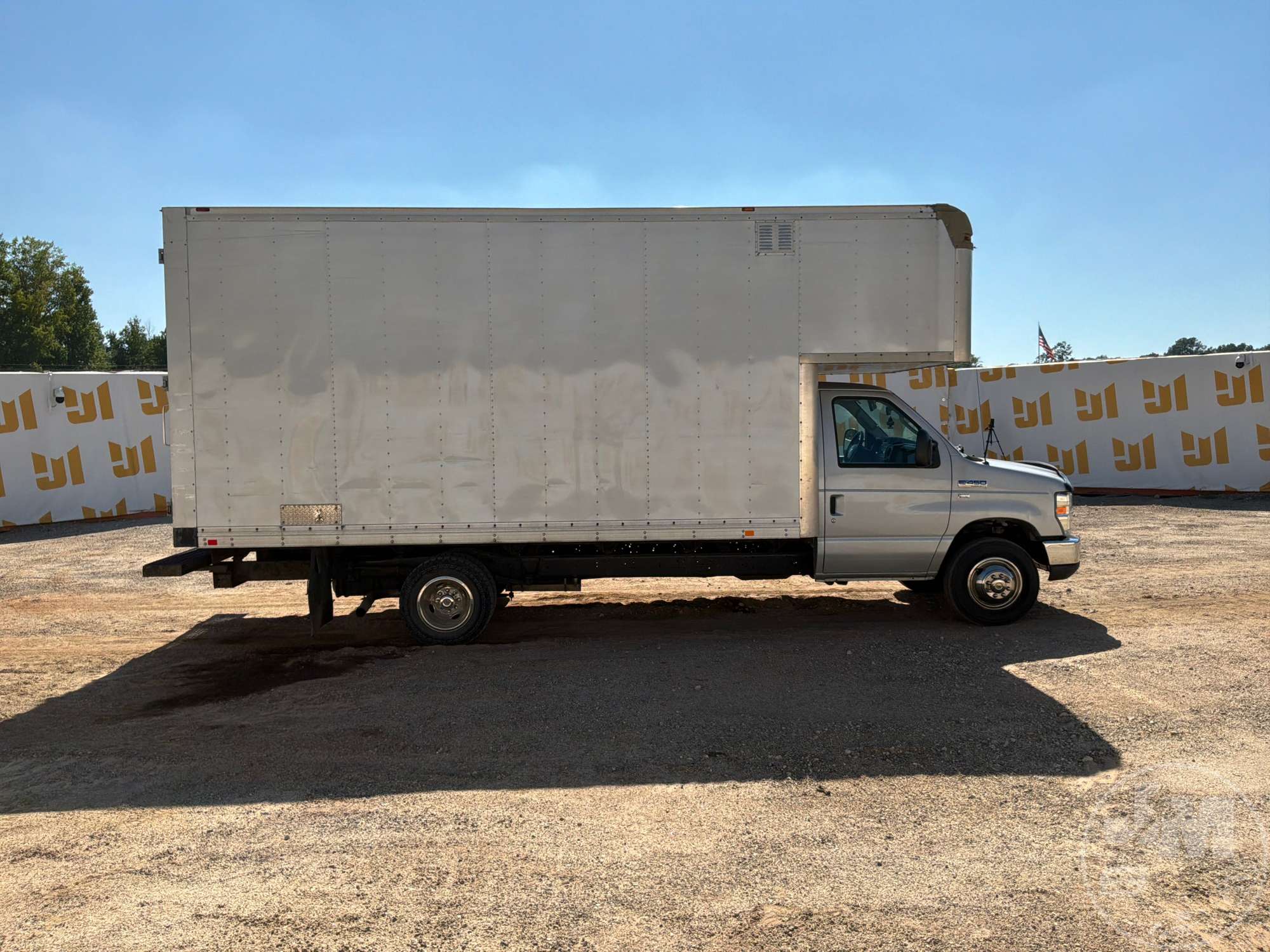 2016 Ford E-450