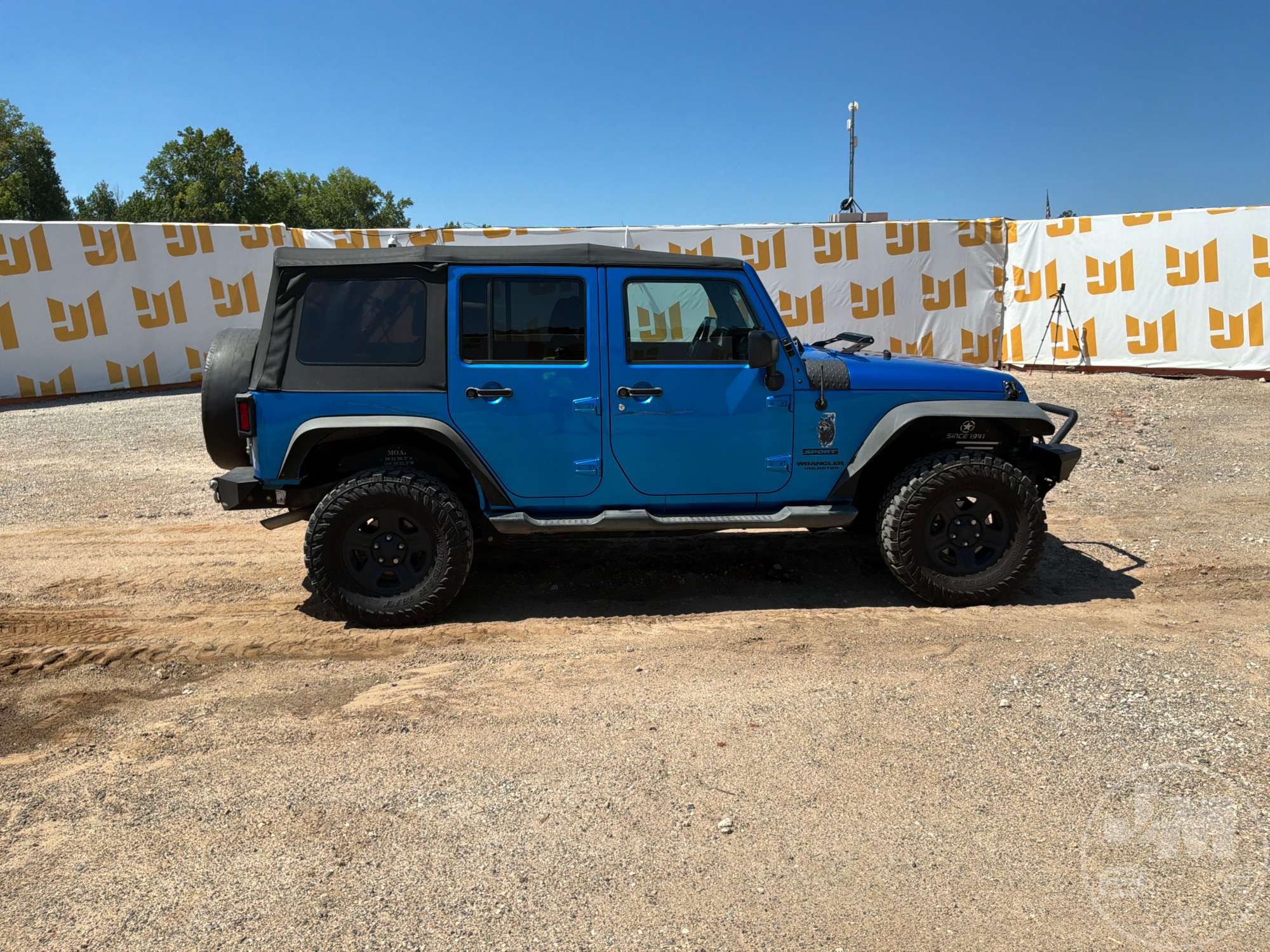 2016 Jeep WRANGLER