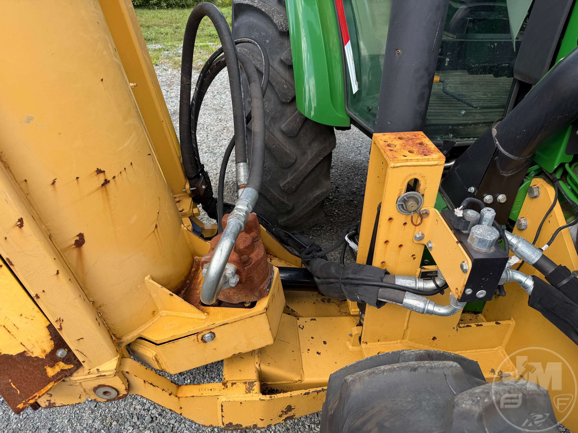 0 John Deere 5100E