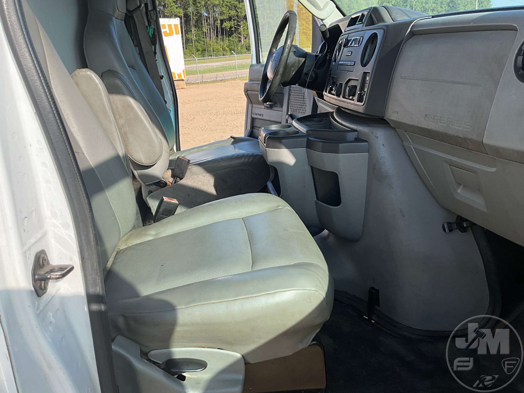 2015 Ford E-350