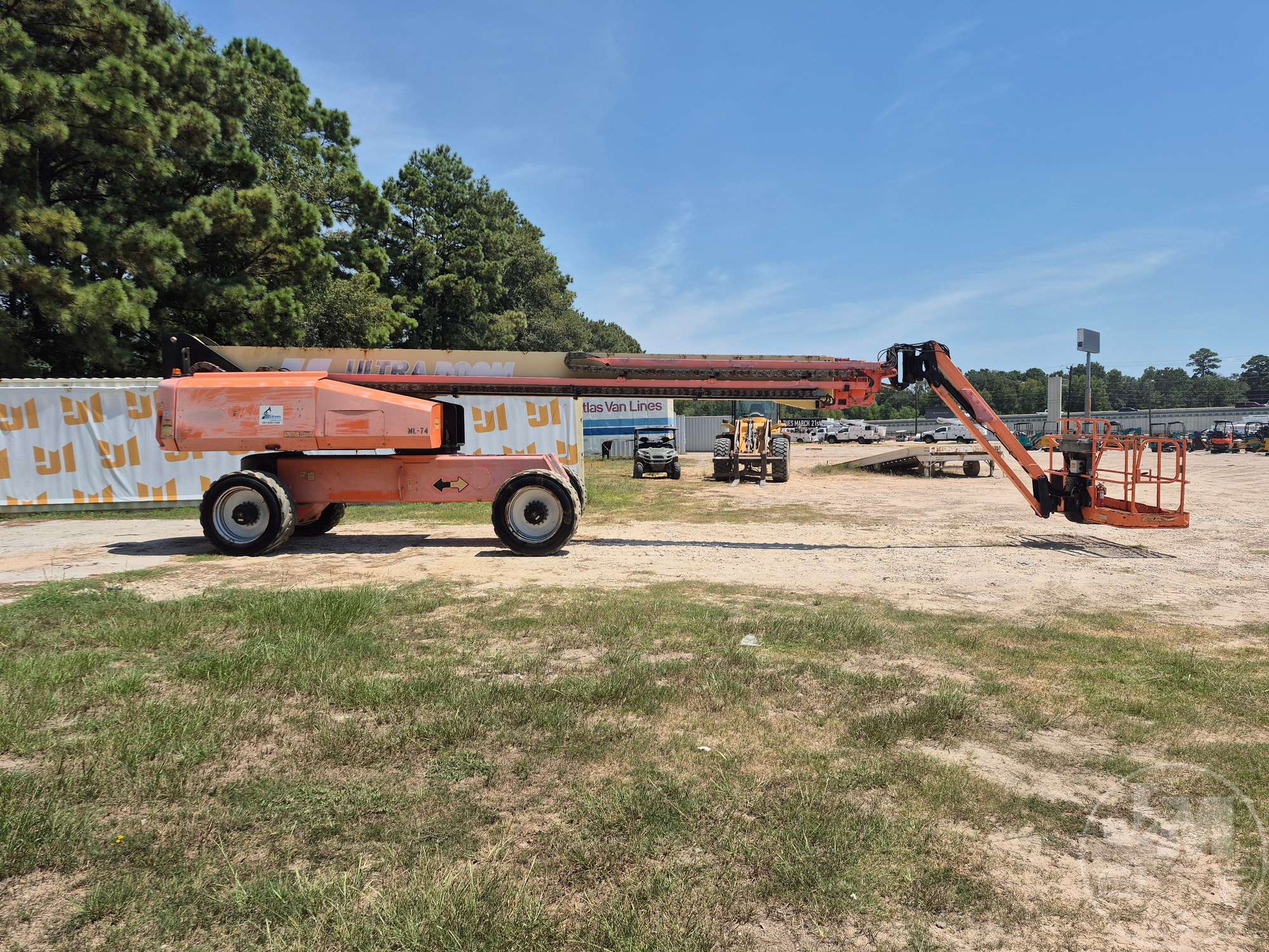 2013 JLG 1200SJP