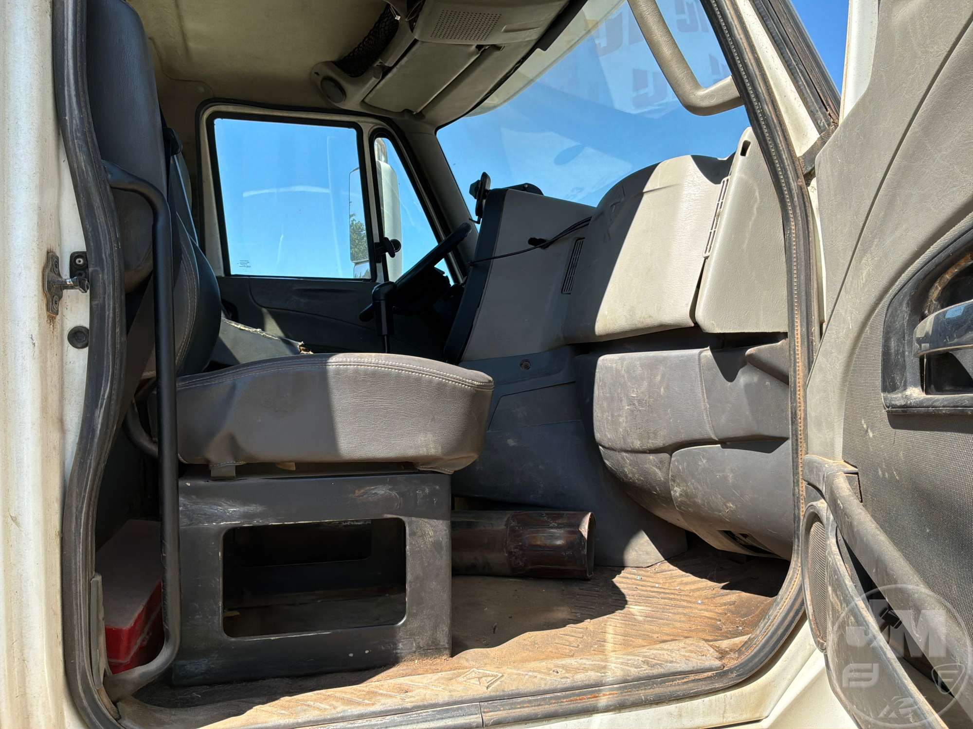 2015 International LF687