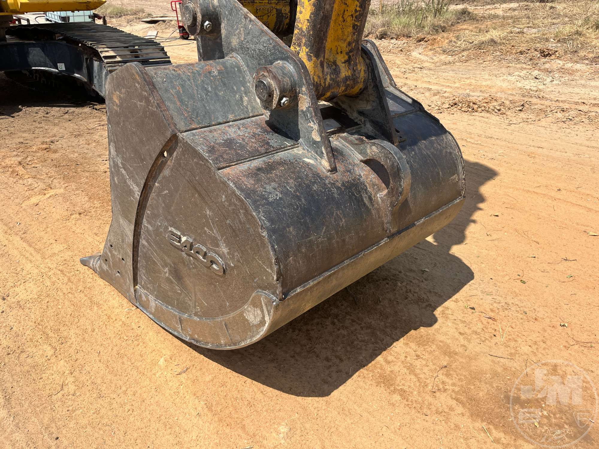 2022 Komatsu PC240LC-11