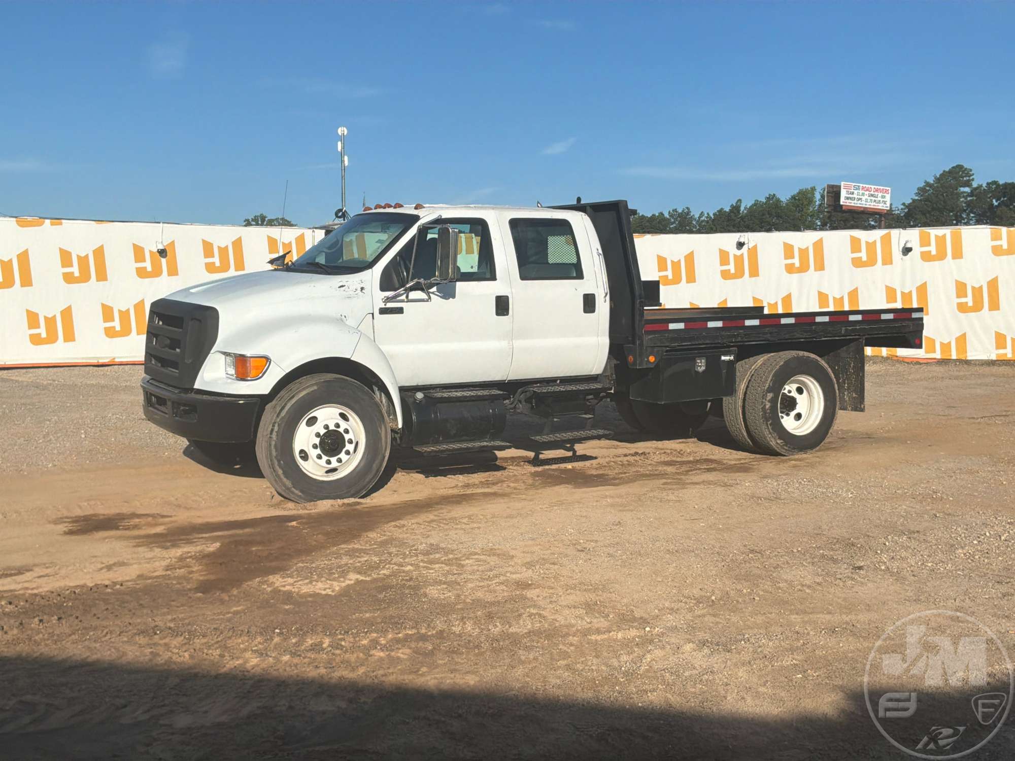 Photo of 2009 Ford F-750 CREW CAB