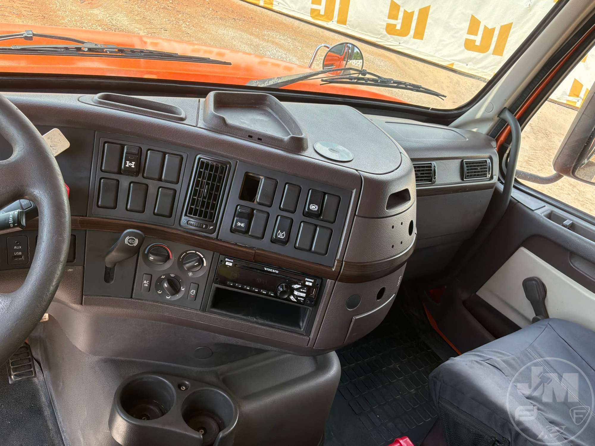 2014 Volvo VHD