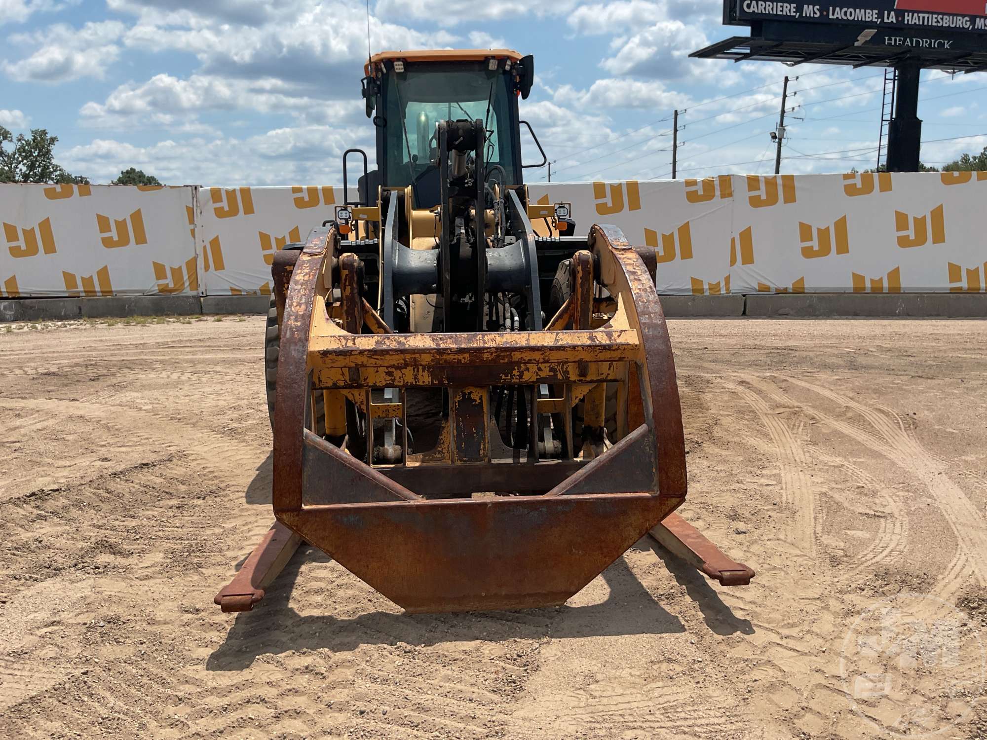 0 John Deere 644L