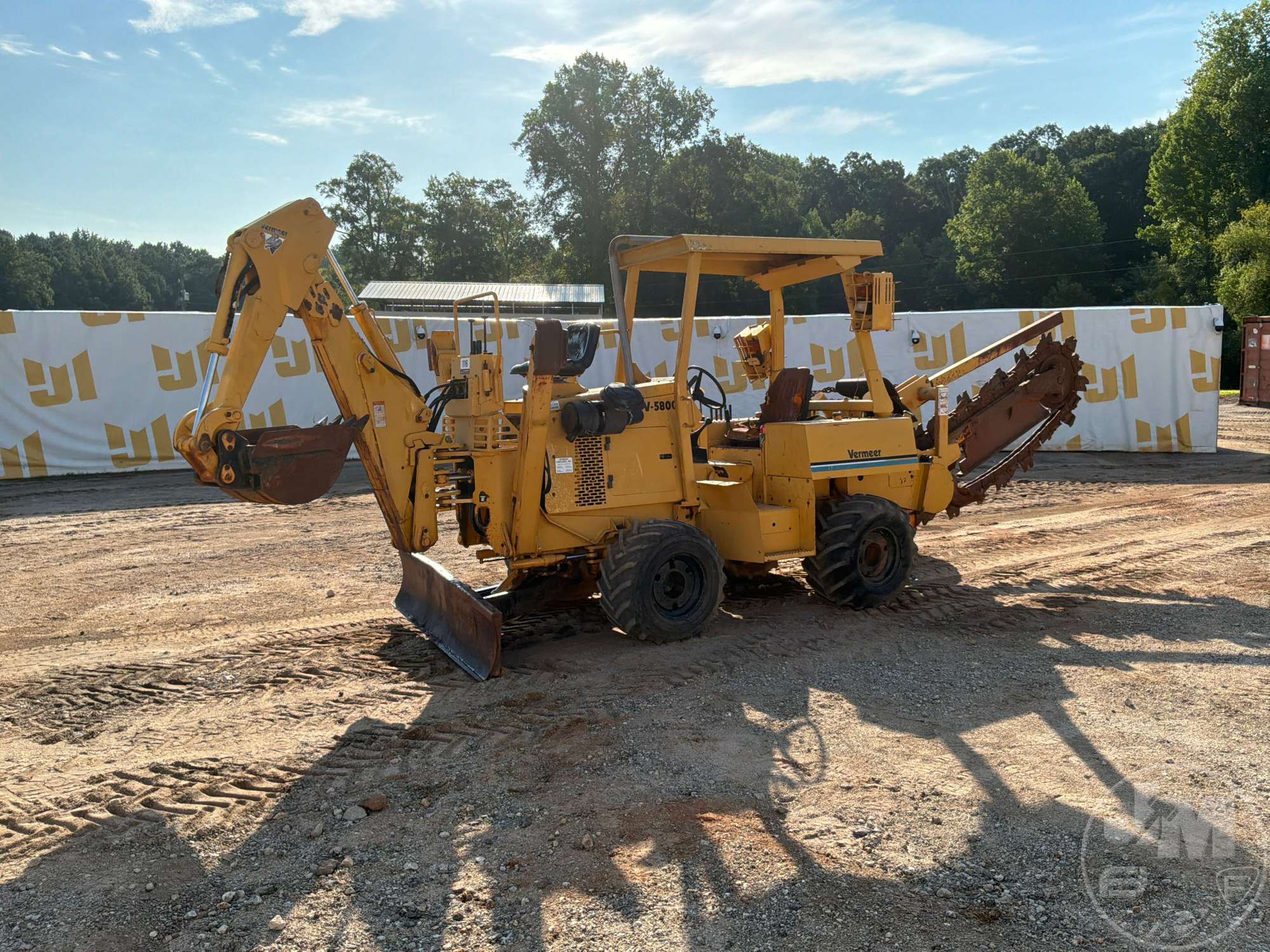 Photo of 1998 Vermeer V5800