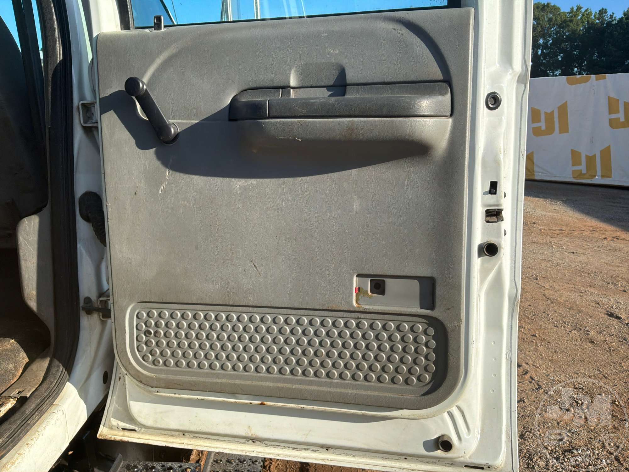 2009 Ford F-750 CREW CAB