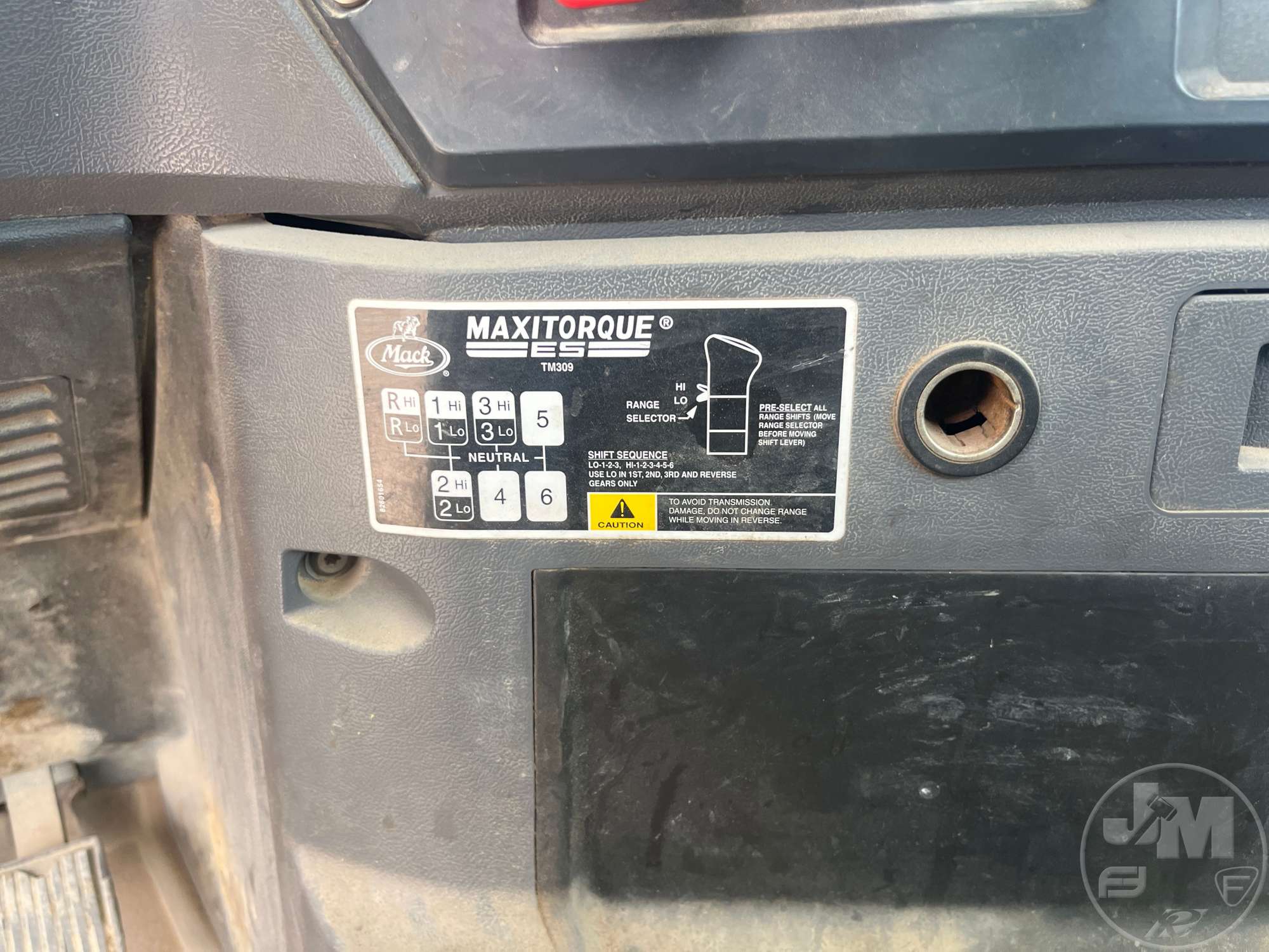 2013 Mack GU713