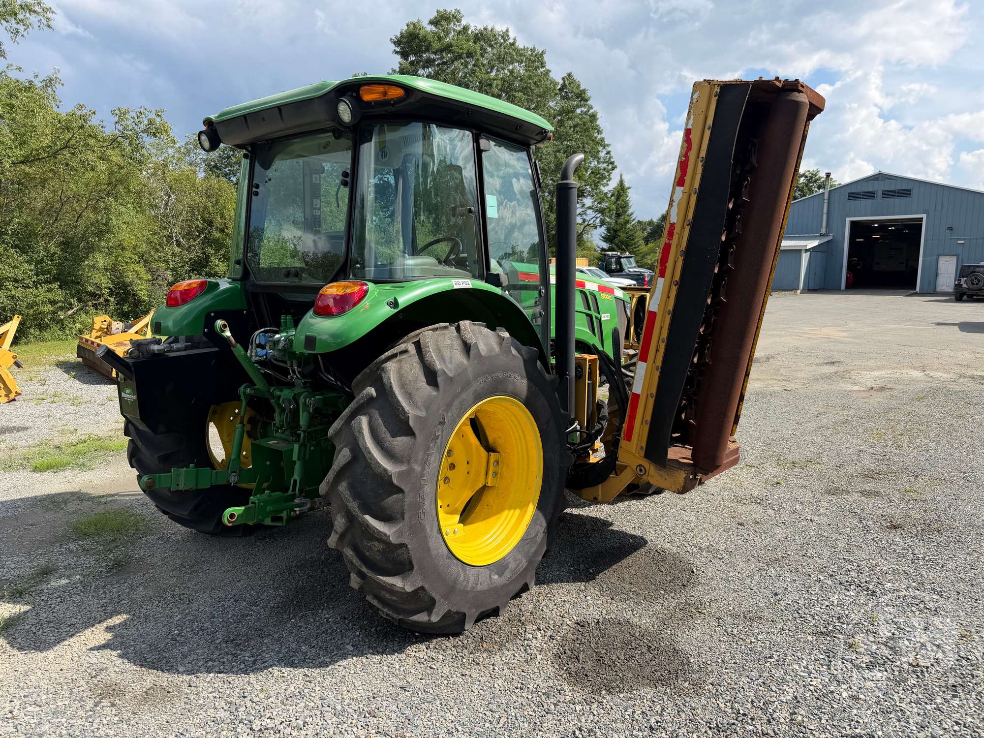 0 John Deere 5100E